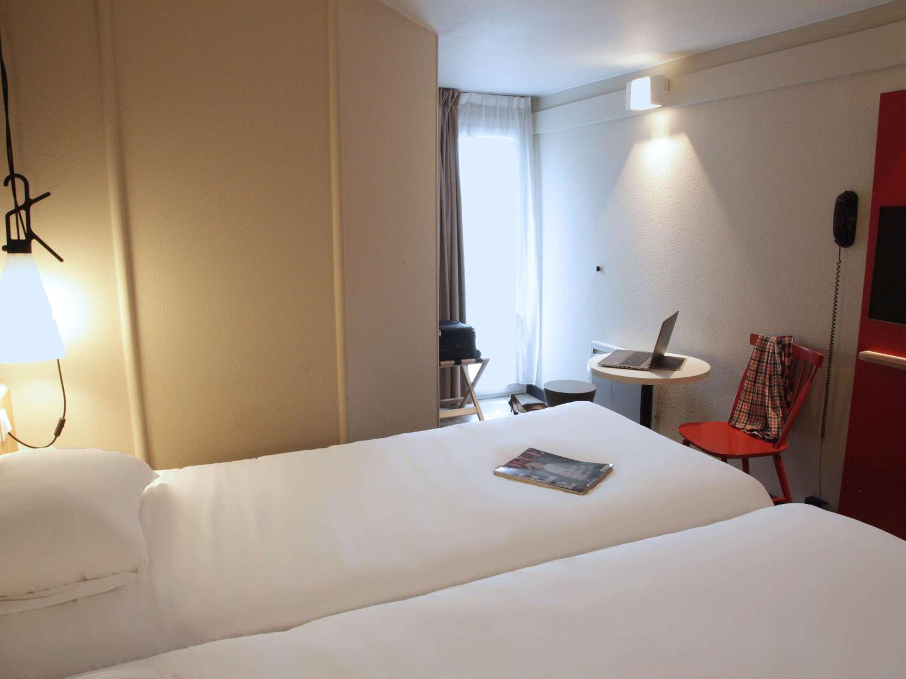 Standard Twin Room - Photo 3