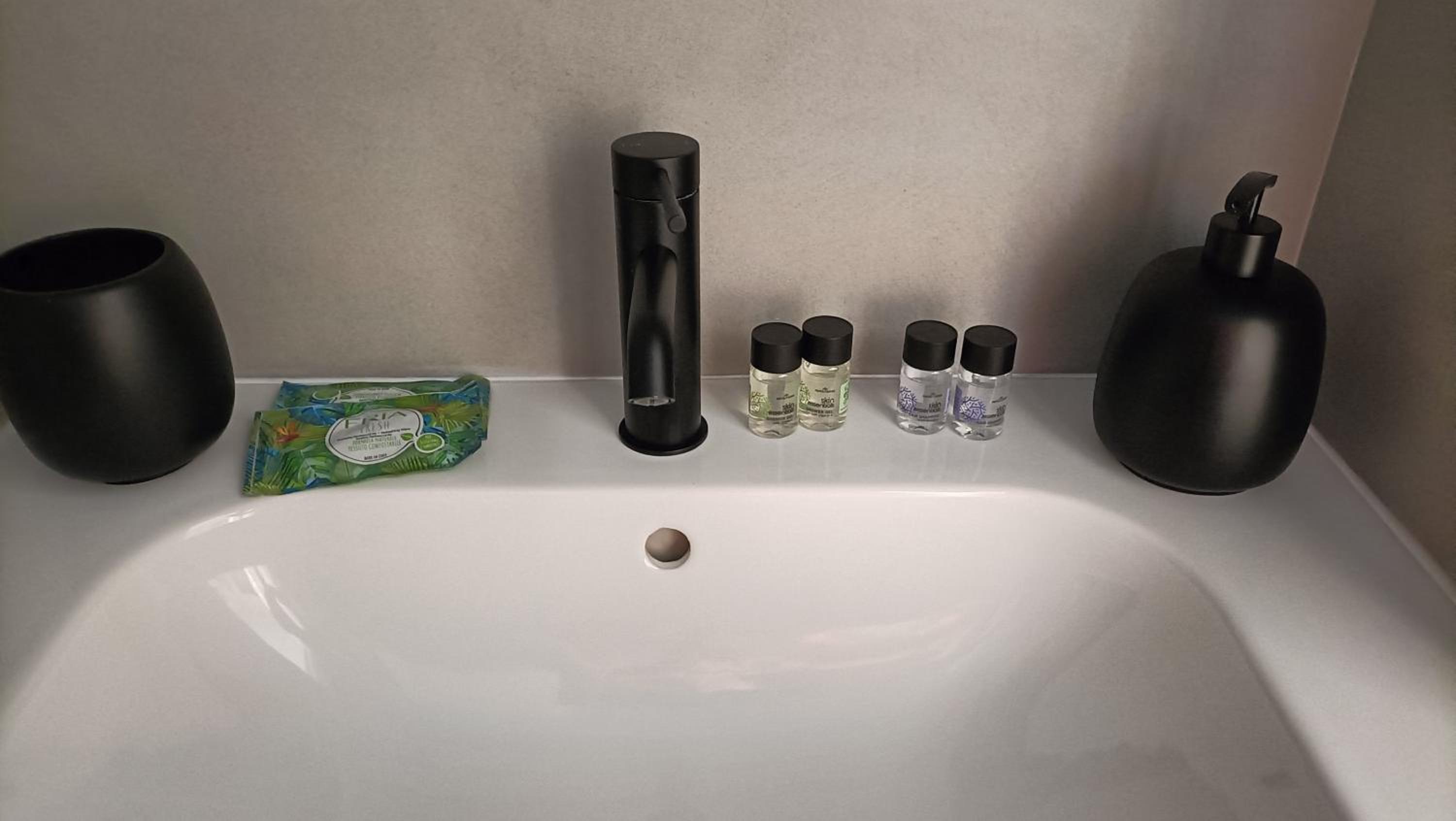 Double Room with Private Bathroom photo 2