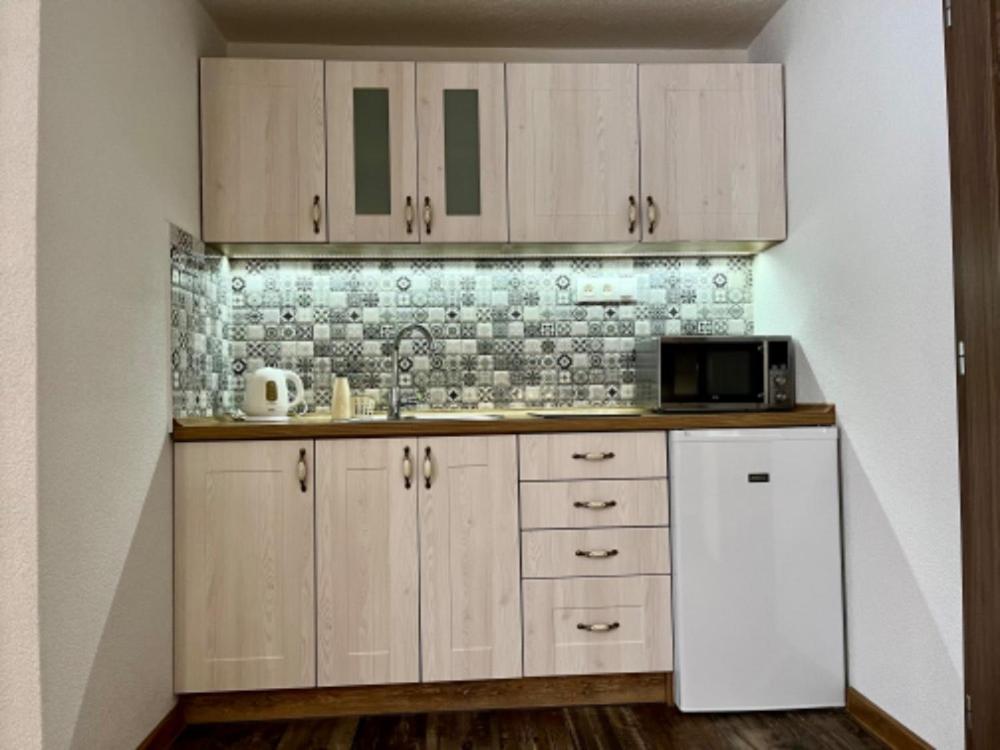 Two-Bedroom Apartment with Mountain View photo 3