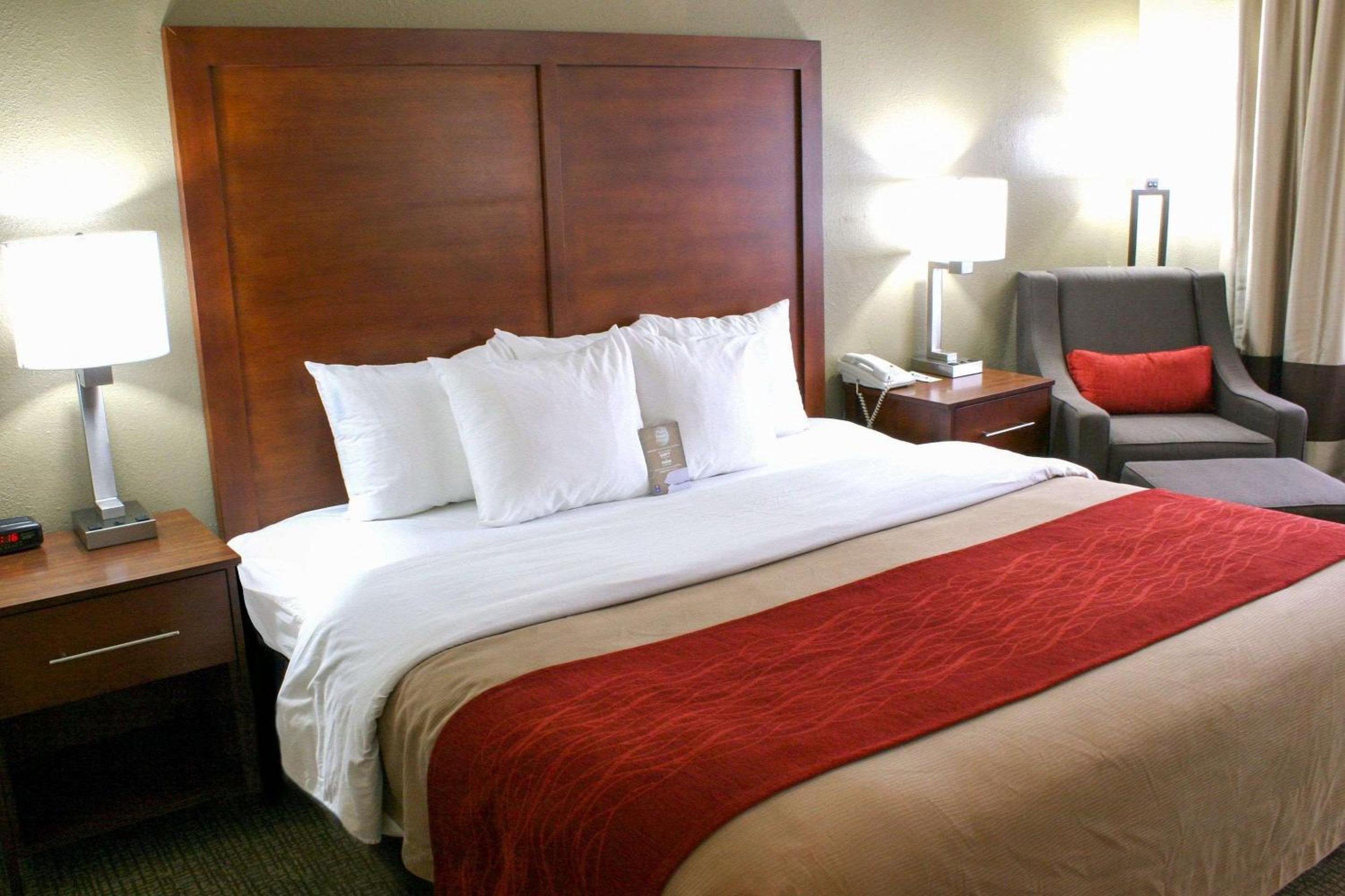 King Room - Non-Smoking - Photo 1