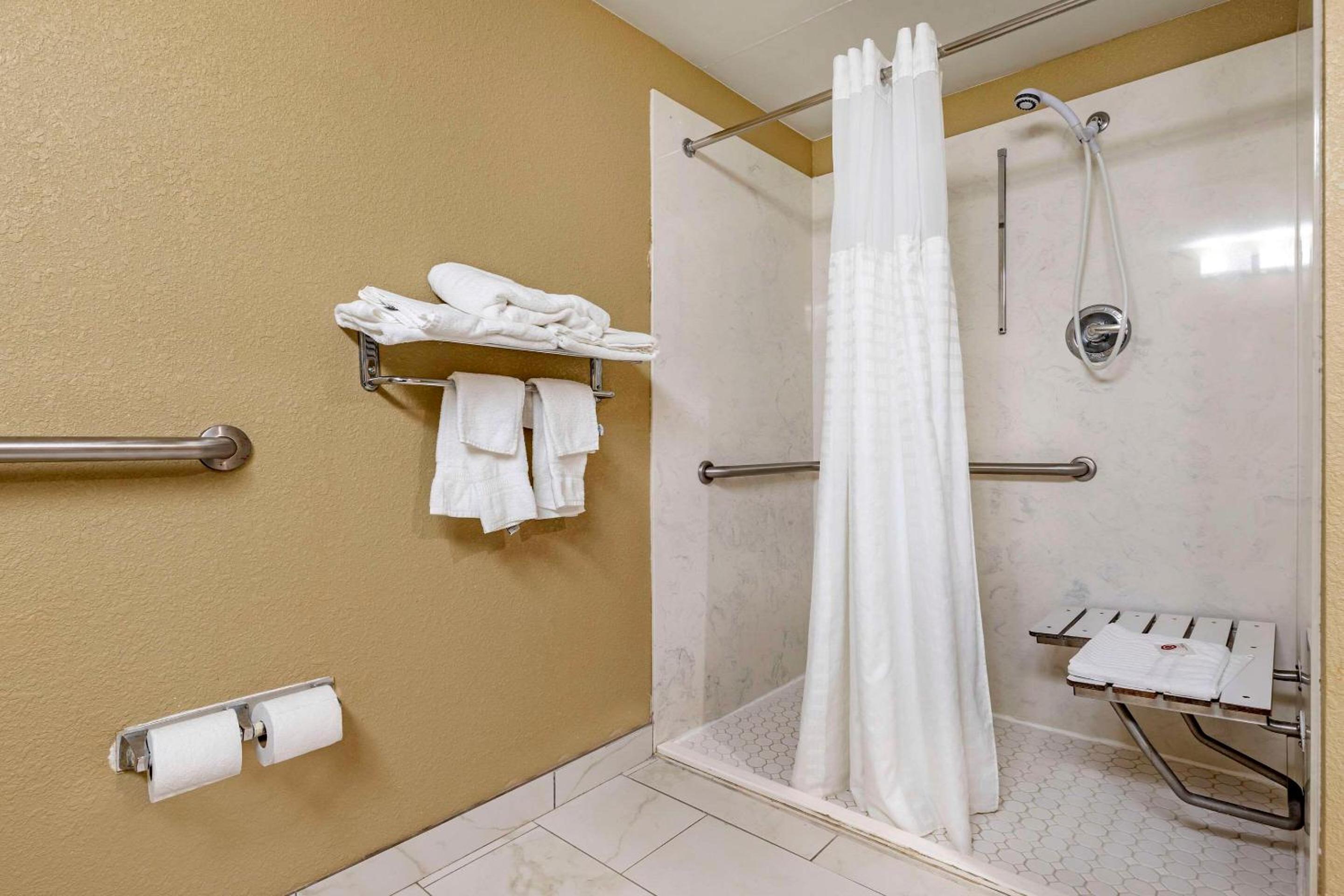 King Room - Disability Access/Non-Smoking - Photo 2