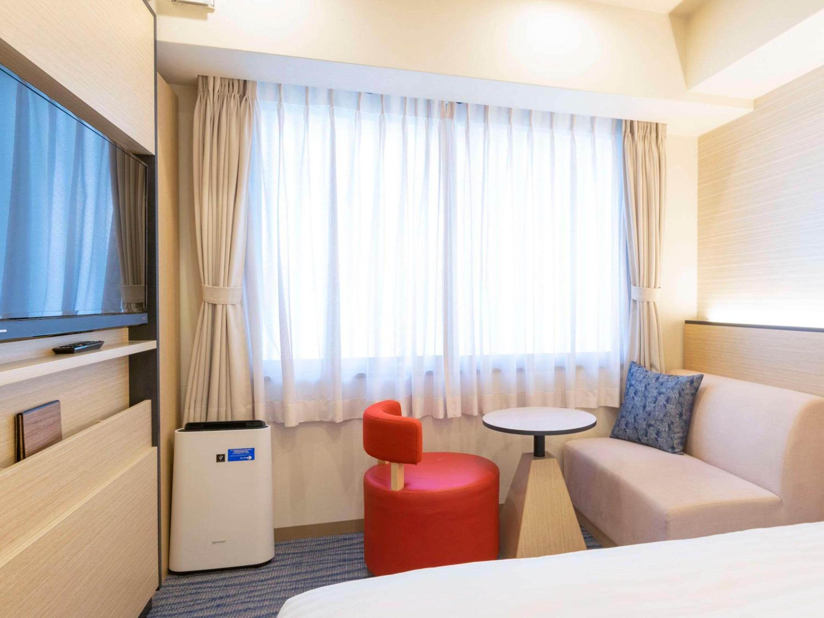 Twin Room - Non-Smoking photo 3