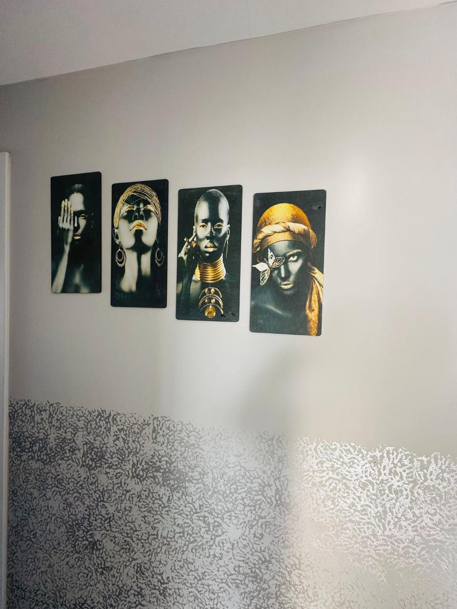 Superior Family Room photo 3