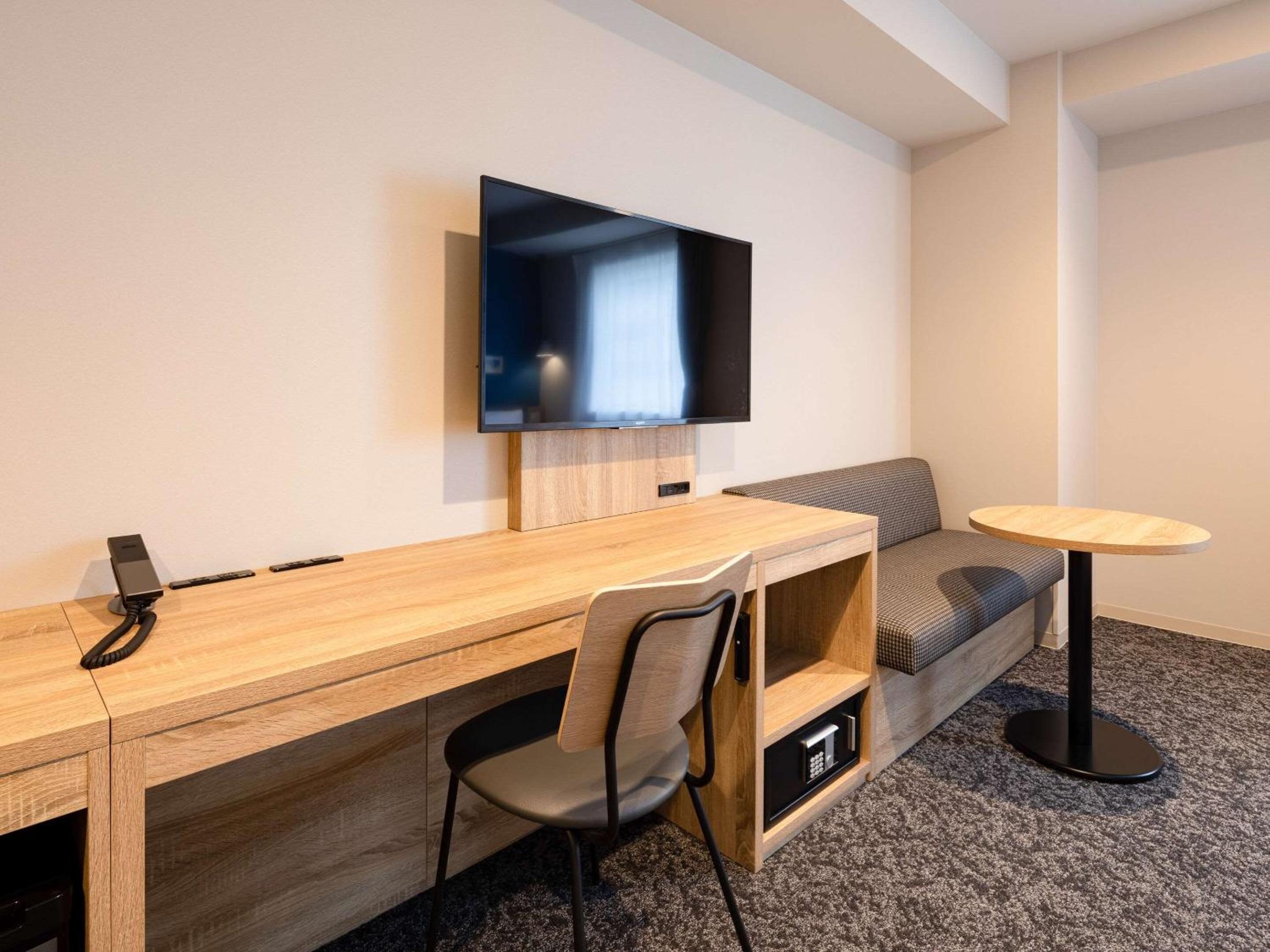 Twin Room - Non-Smoking - Photo 3