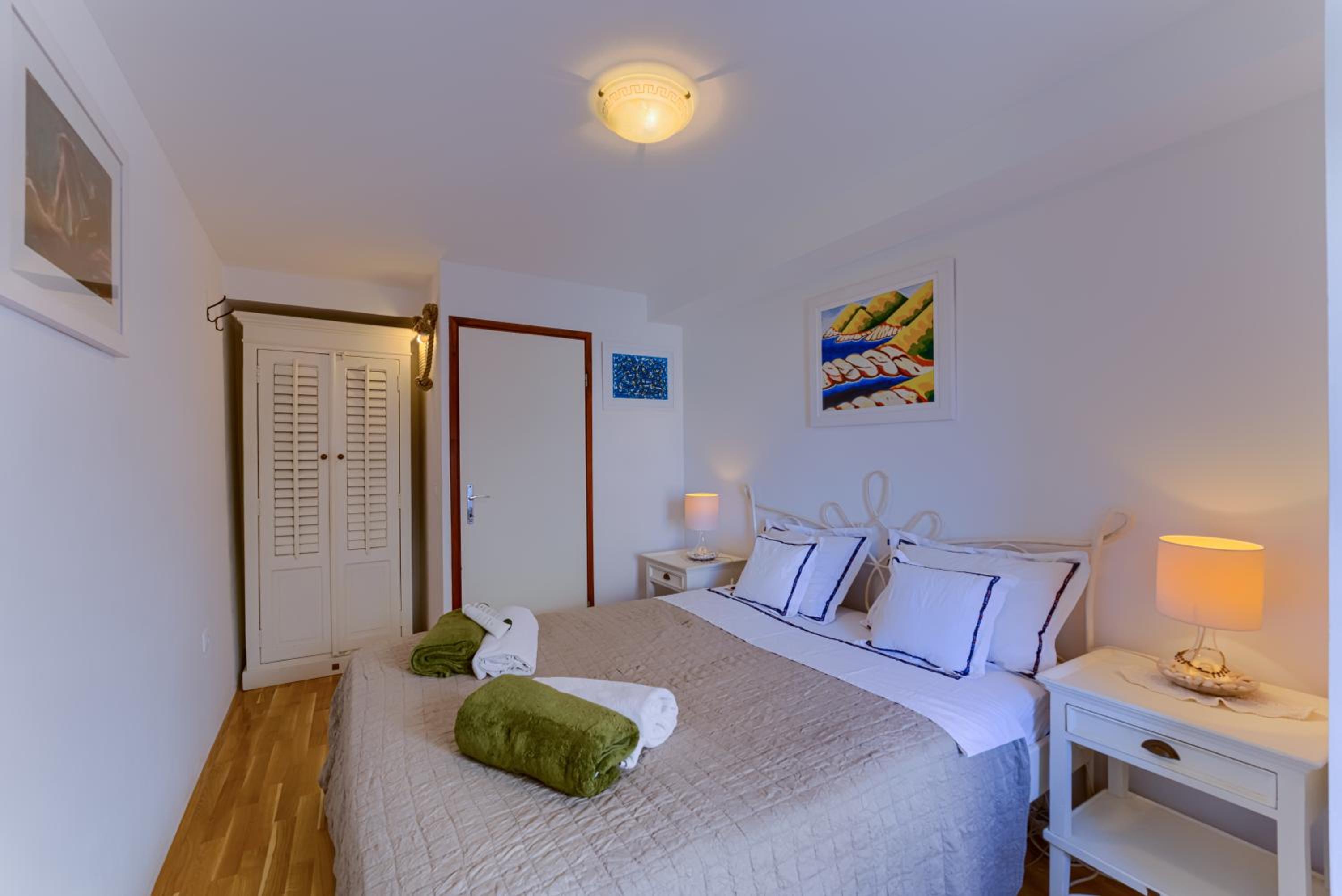 Four-Bedroom House photo 2