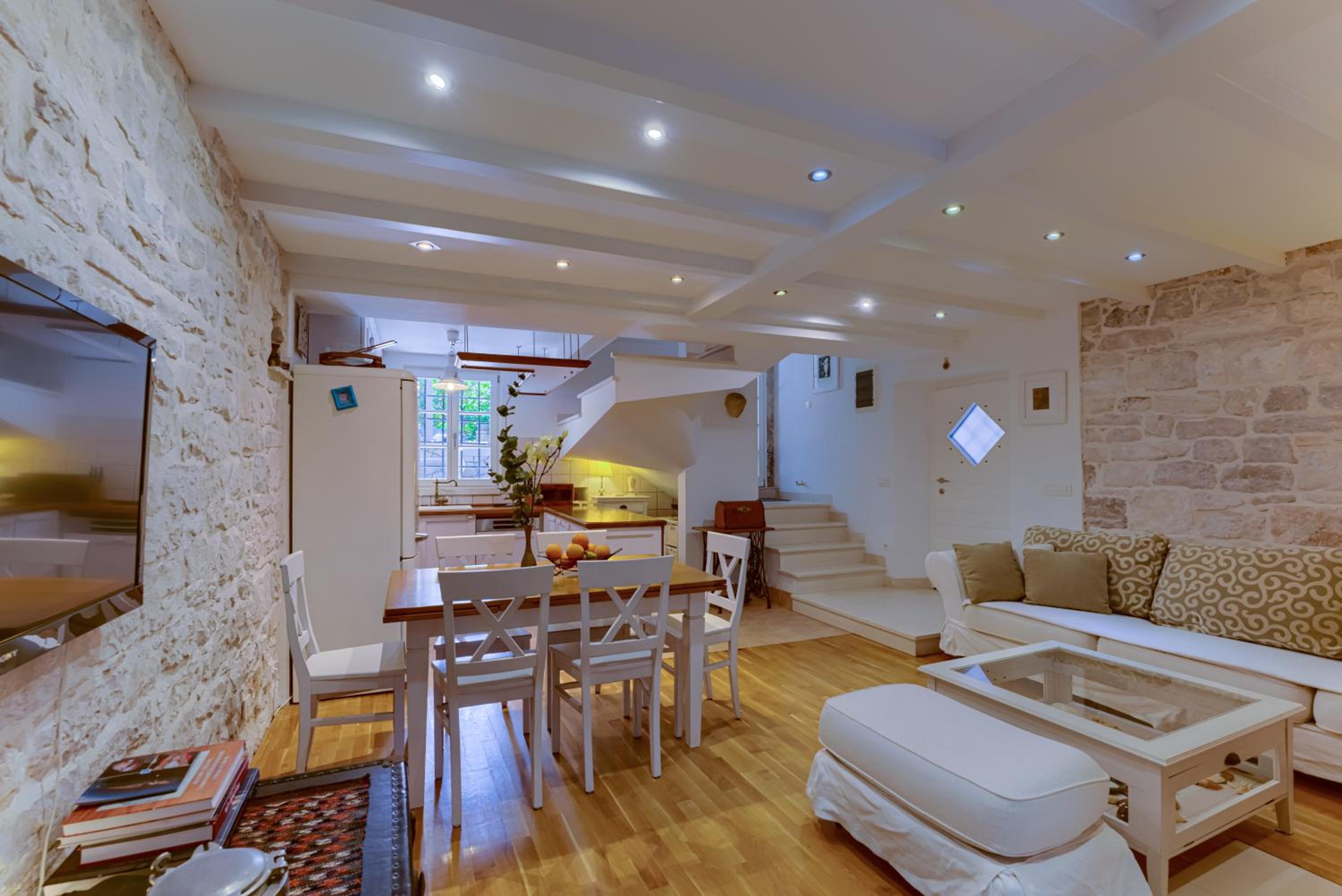 Four-Bedroom House photo 3
