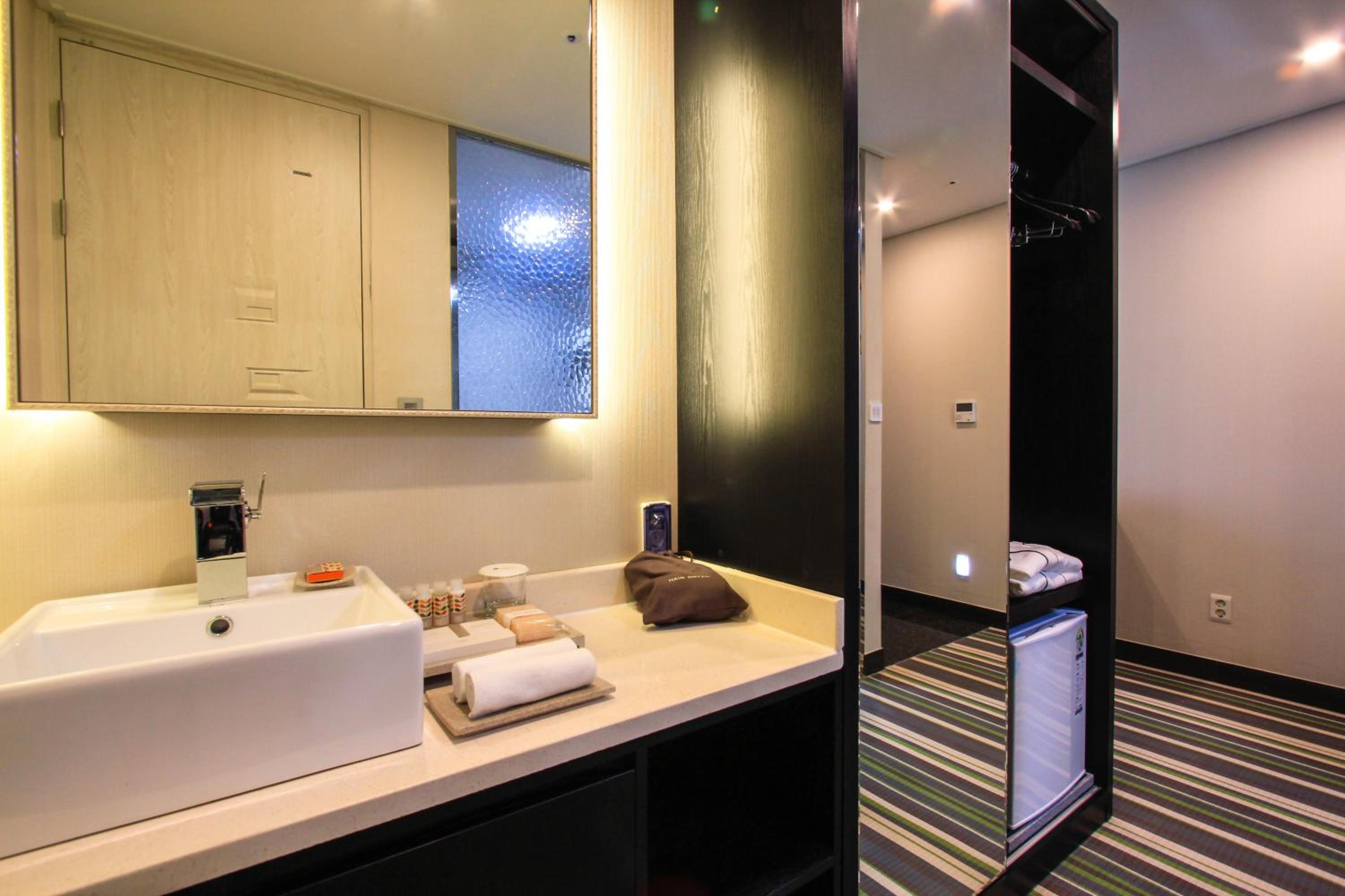 Special Offer - Superior Double Room with High Floor - With Room Upgrade photo 2