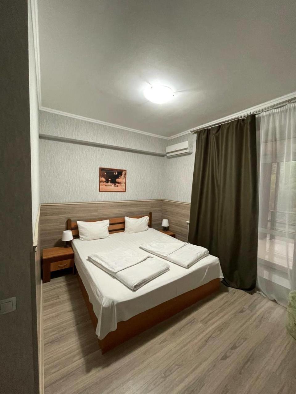Budget Double Room photo 3