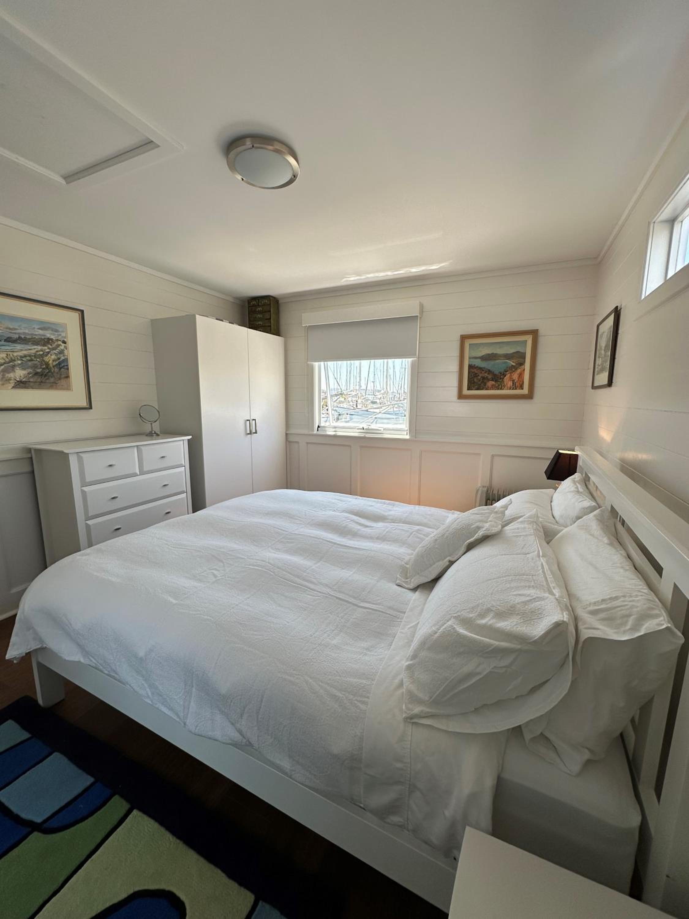 One-Bedroom House photo 1