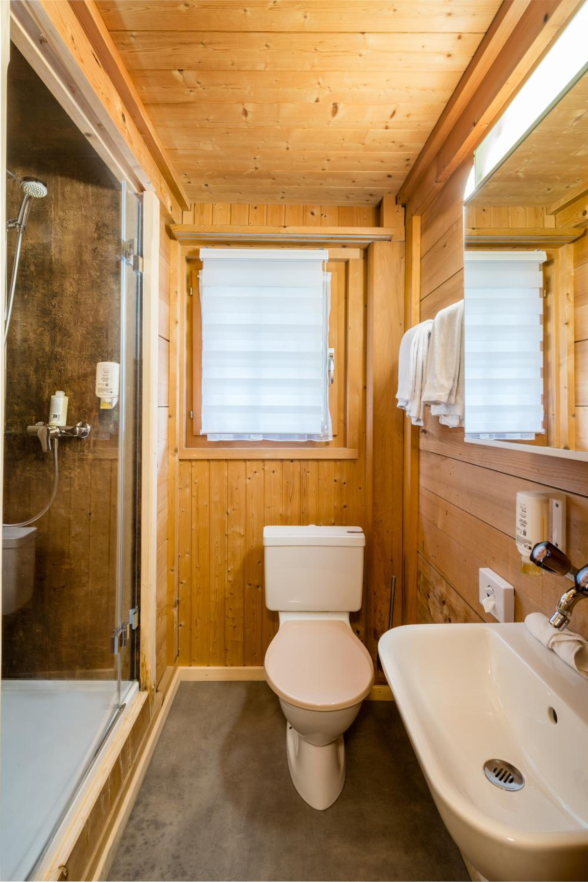Classic Budget Double Room with Mountain View photo 2