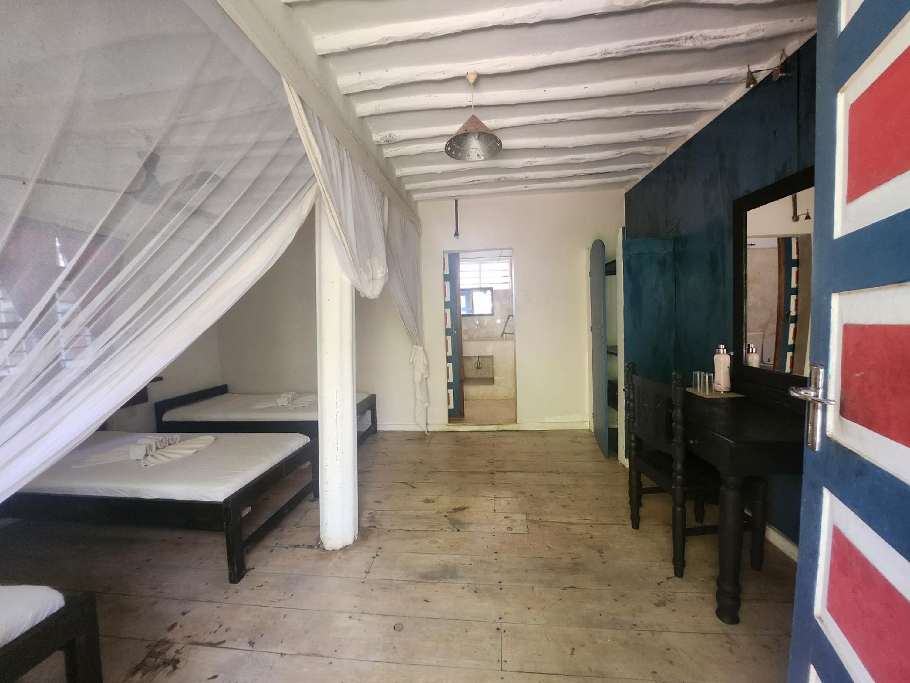 Triple Room with Private Bathroom photo 3