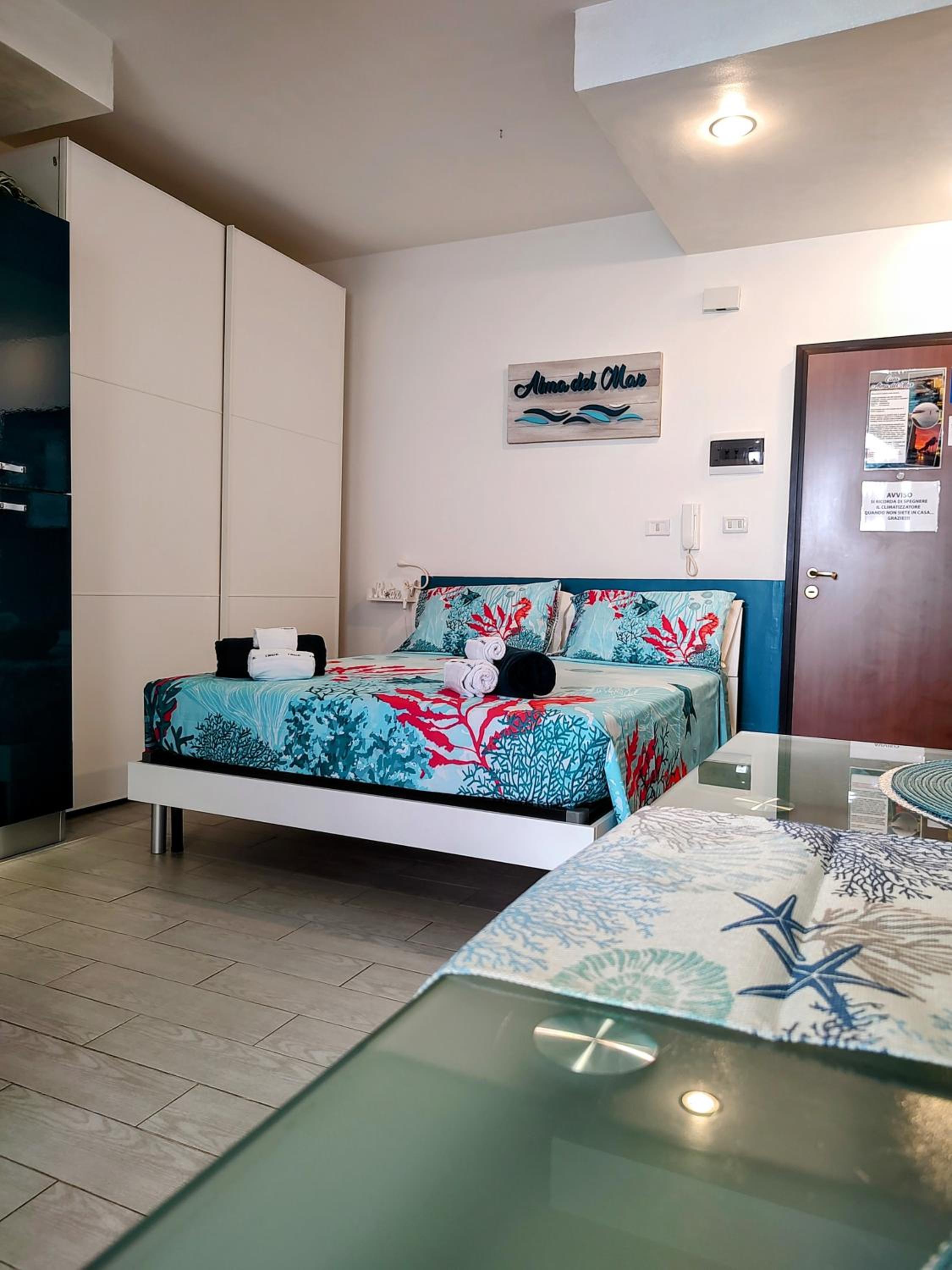 Studio Apartment with Sea View photo 3