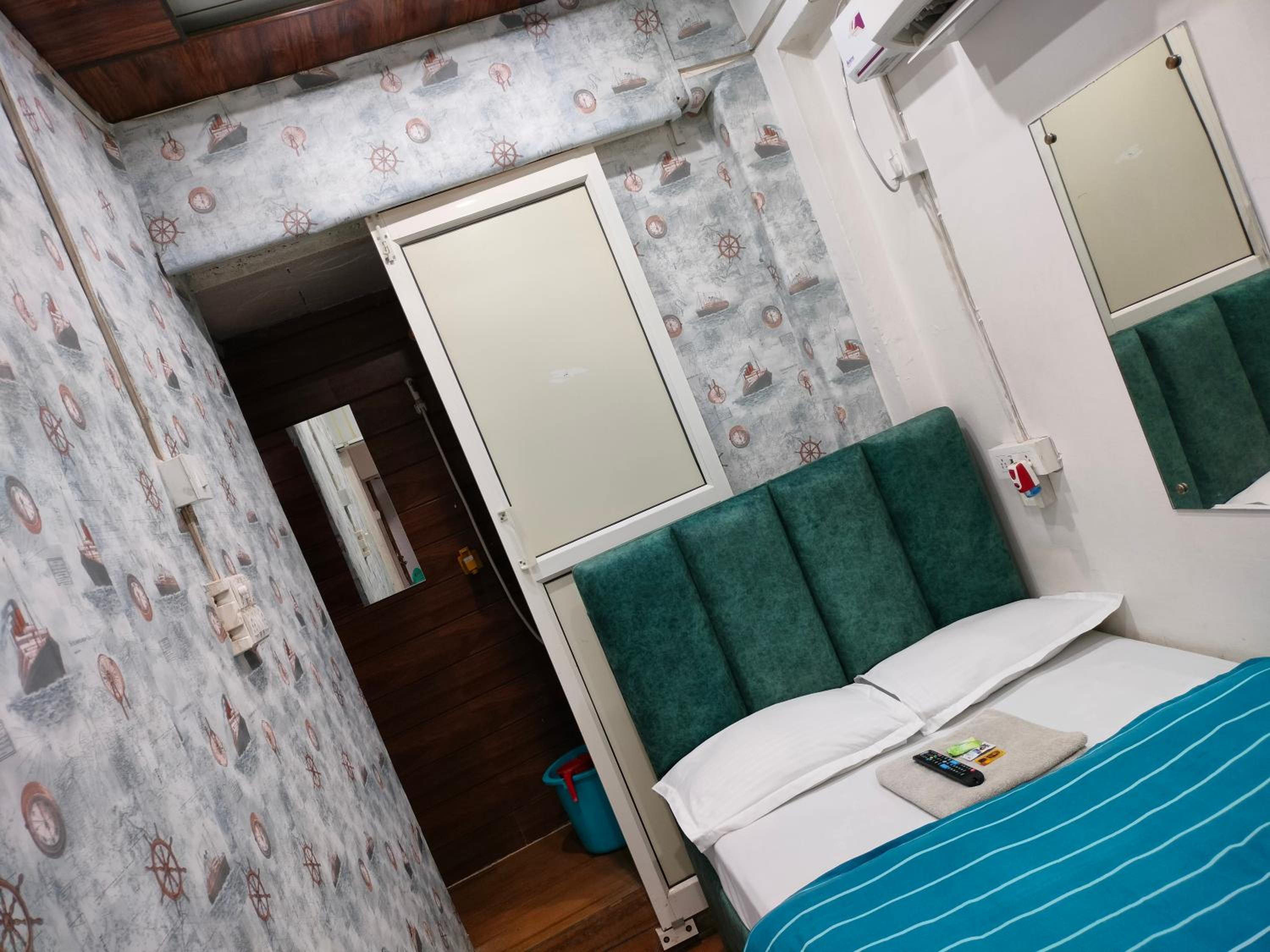 Single Room photo 1