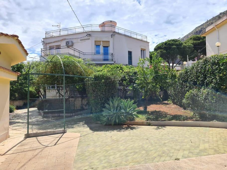 Villa photo 2