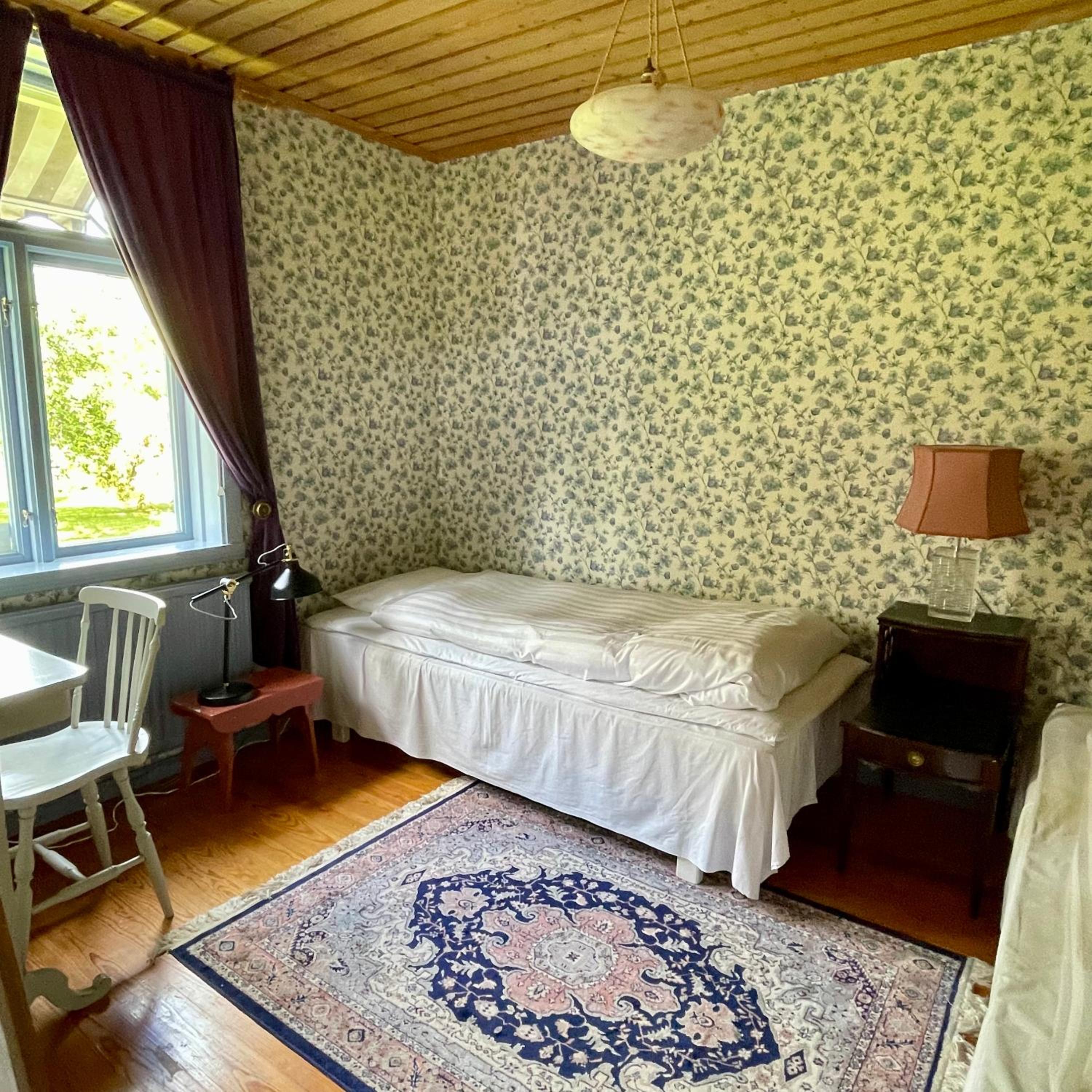 One-Bedroom Apartment - Photo 7