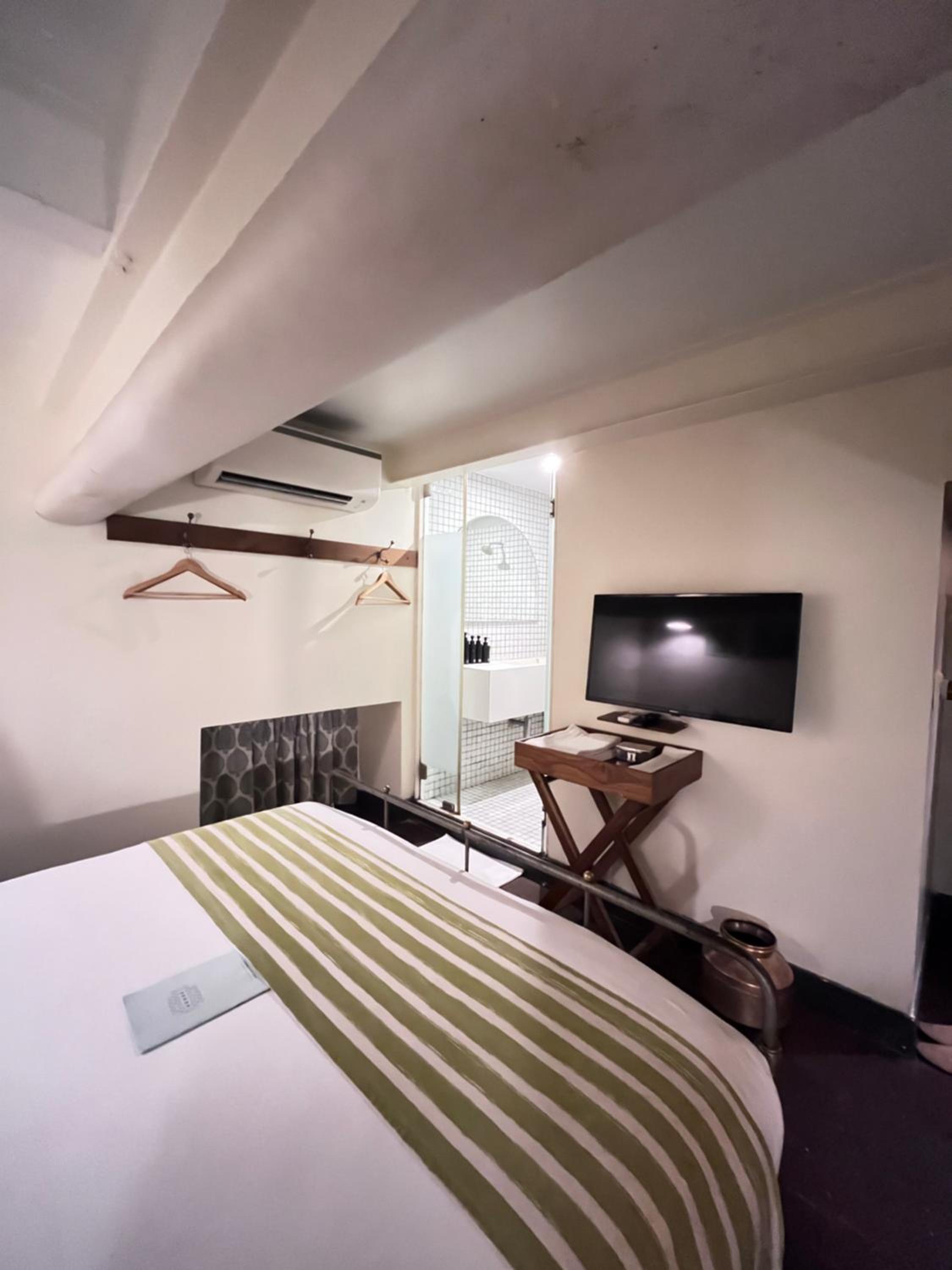 Basic Double Room (Shared Toilet) Non smoking and No Window, photo 6