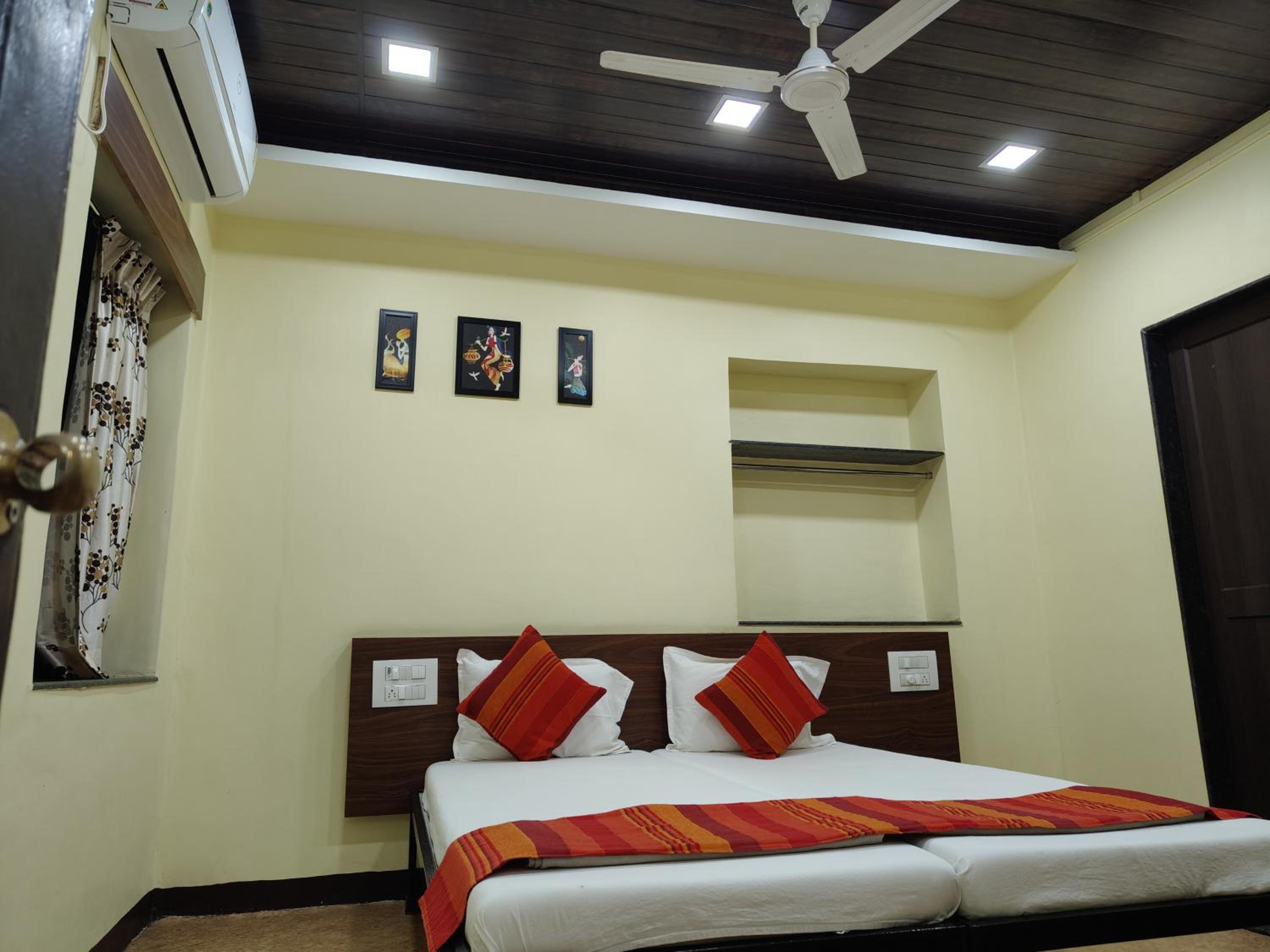 Budget Double Room - Photo 1