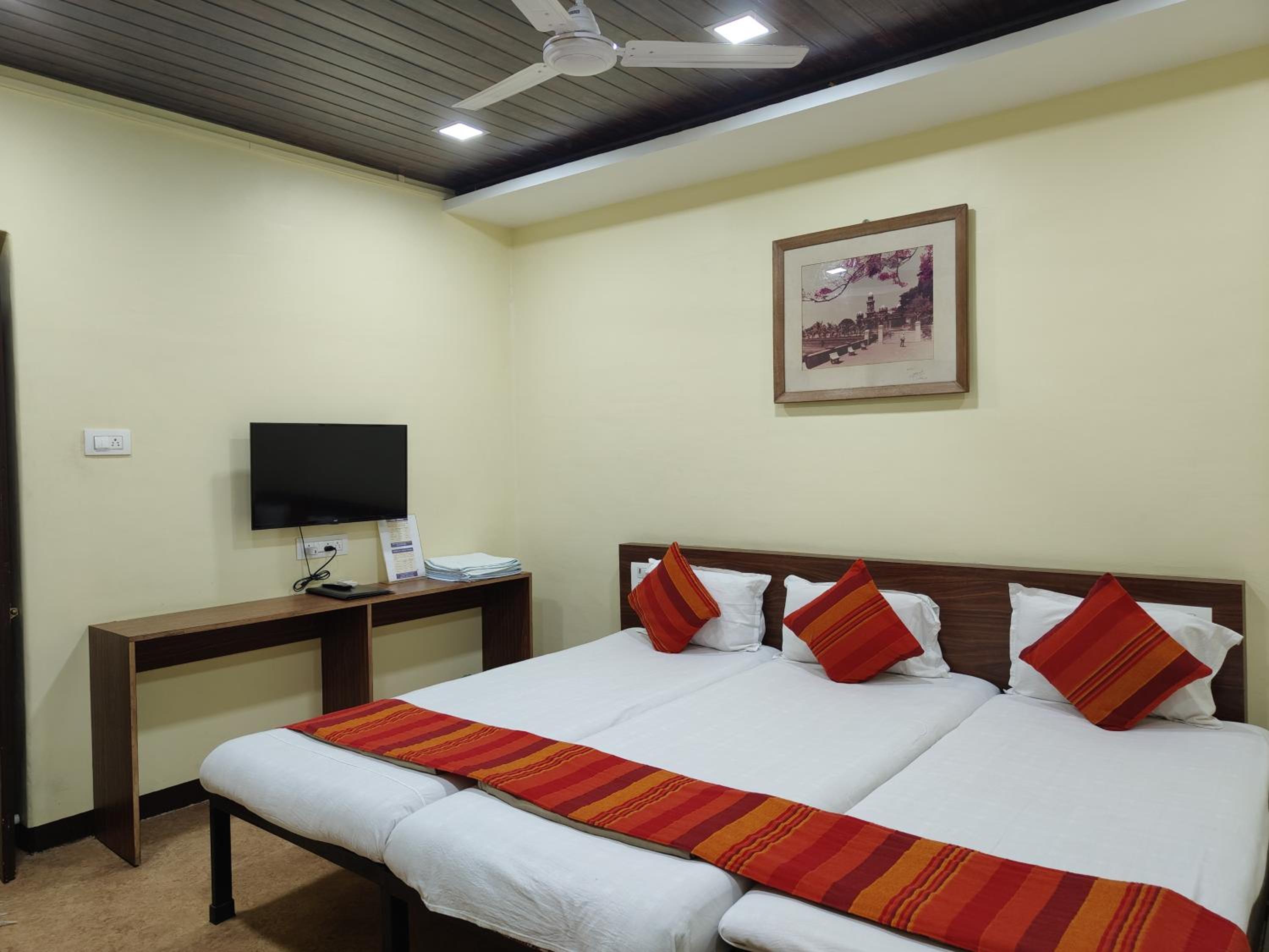 Deluxe Triple Room - Photo 2