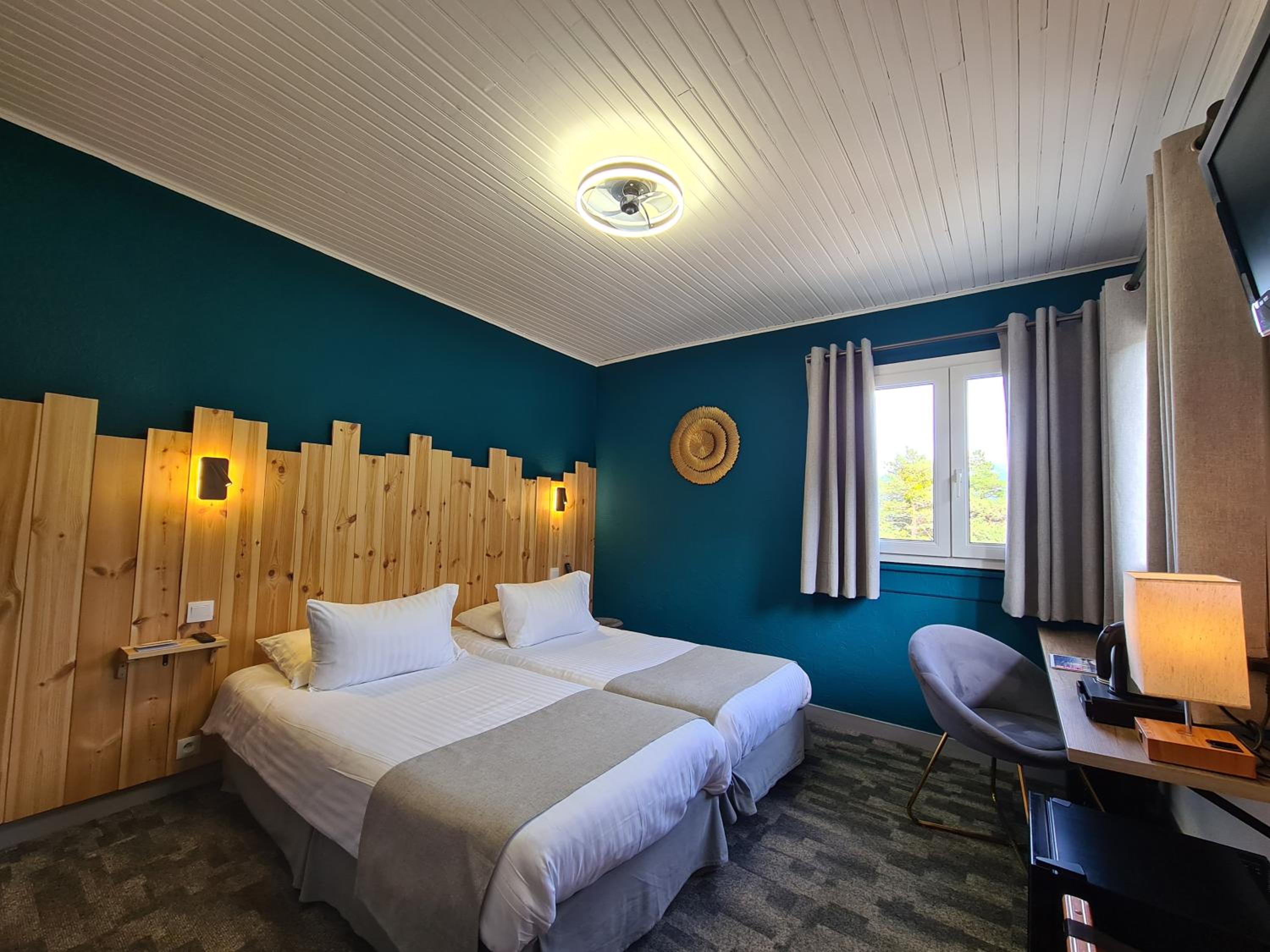 Standard Twin Room photo 3