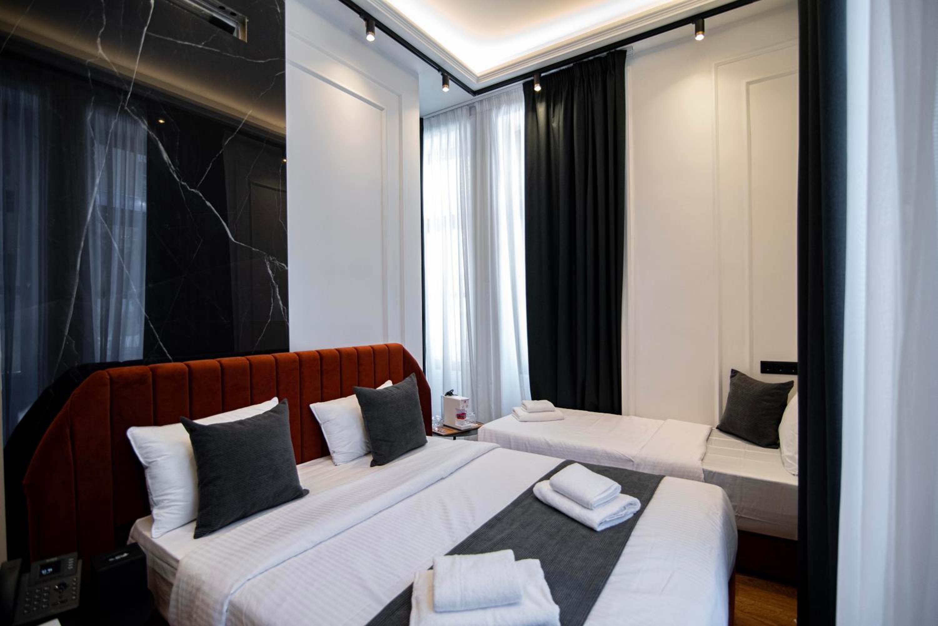 Suite with Partial Acropolis View