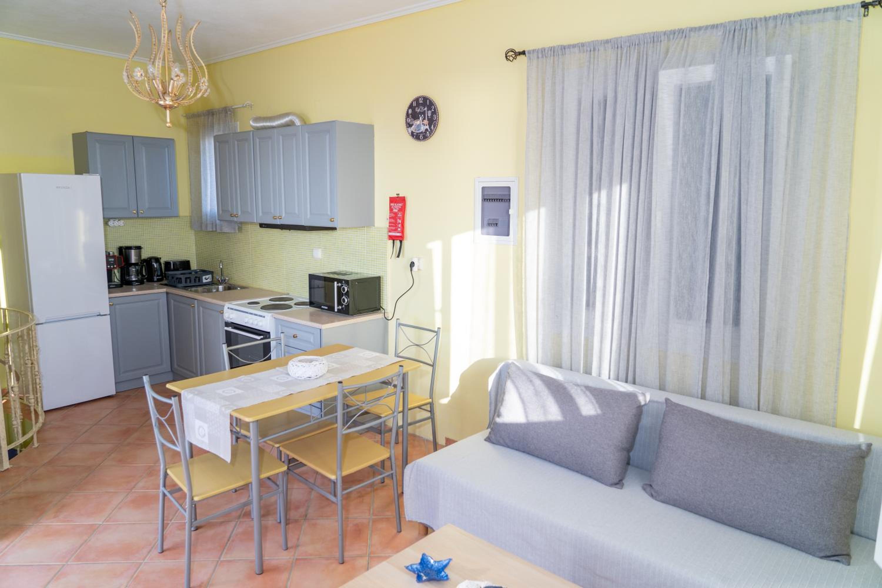 Two-Bedroom House - Photo 10