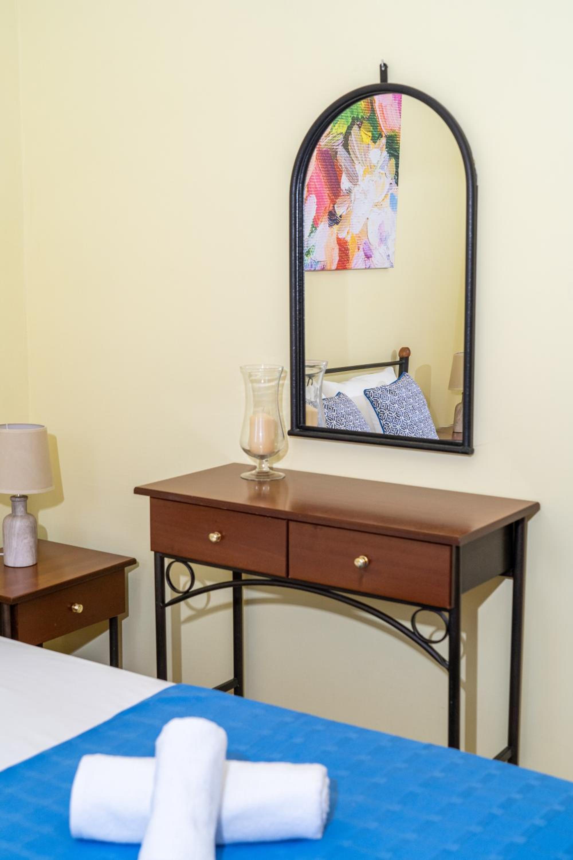 Two-Bedroom House - Photo 15