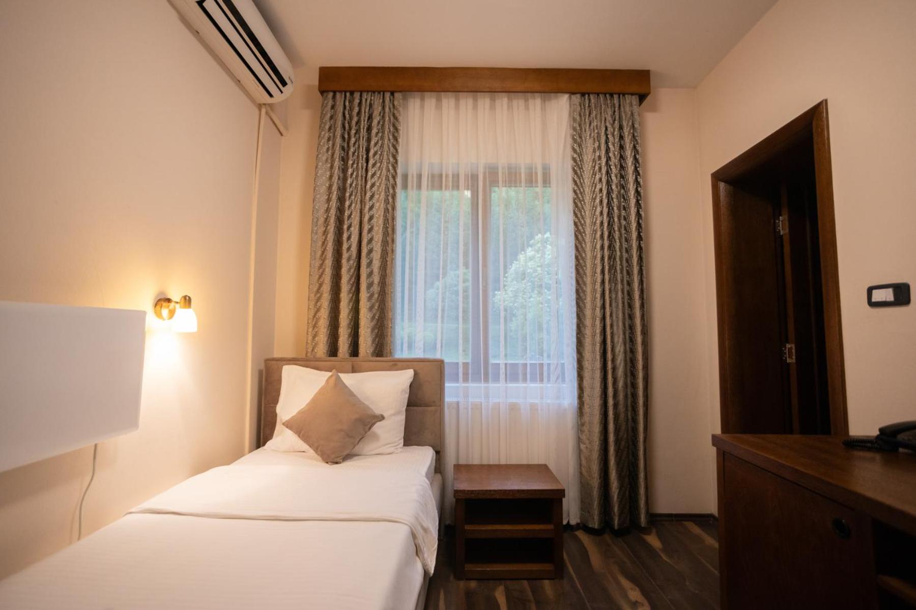 Single Room photo 3