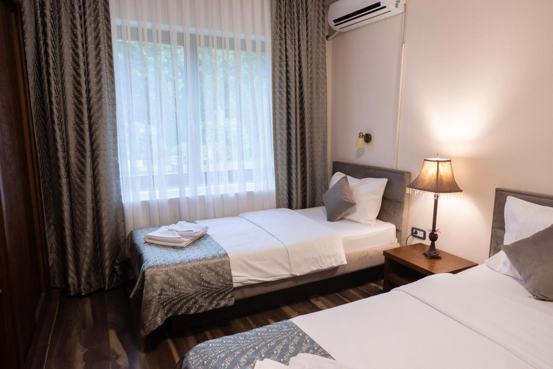 Basic Triple Room photo 3