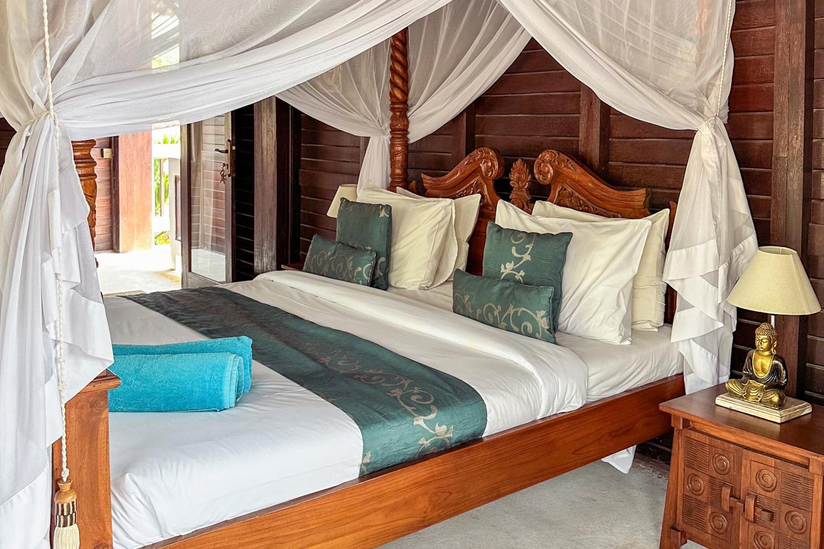 Luxe Double Room with Balcony and Ocean View - Photo 9