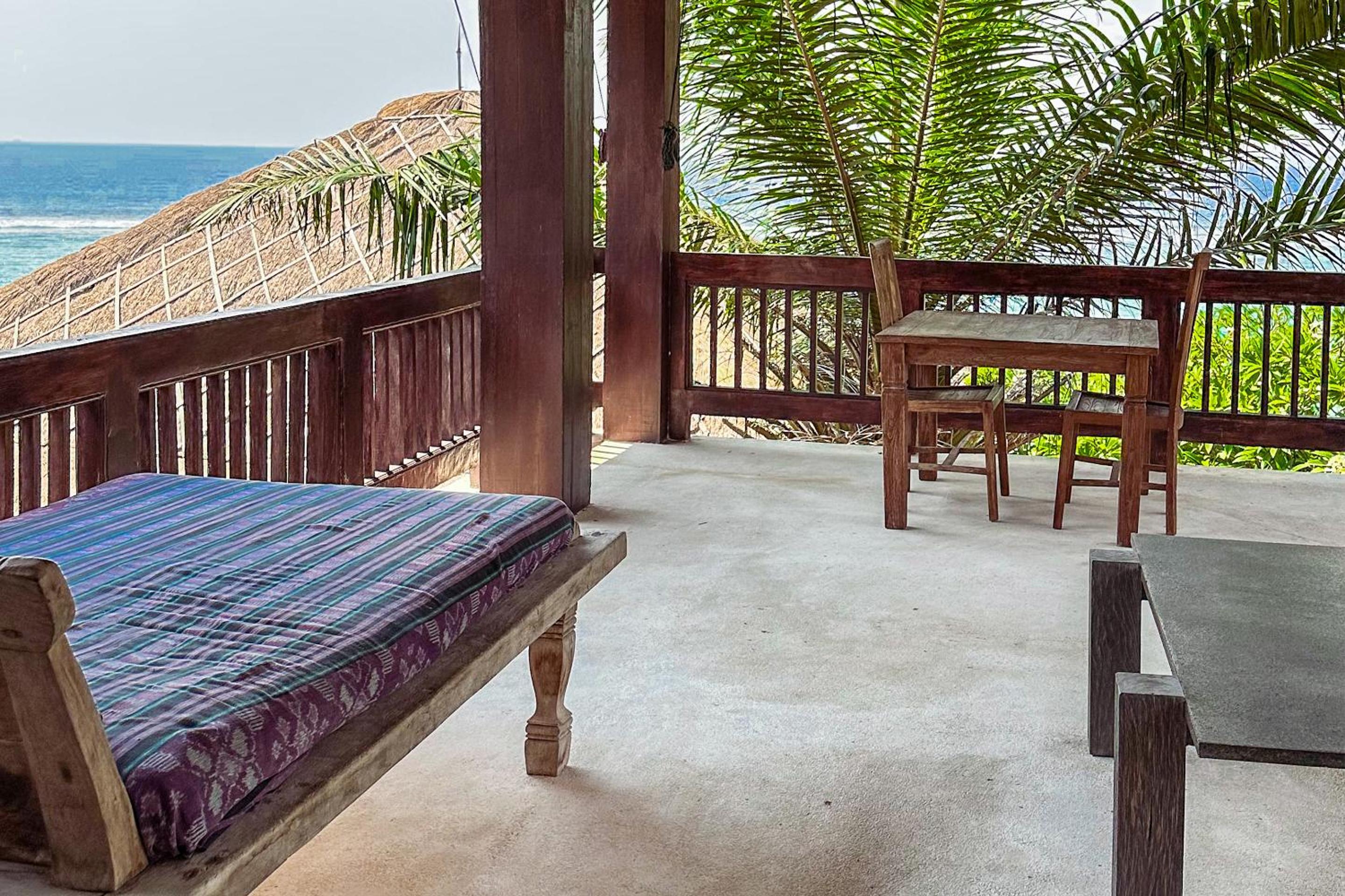 Luxe Double Room with Balcony and Ocean View - Photo 12