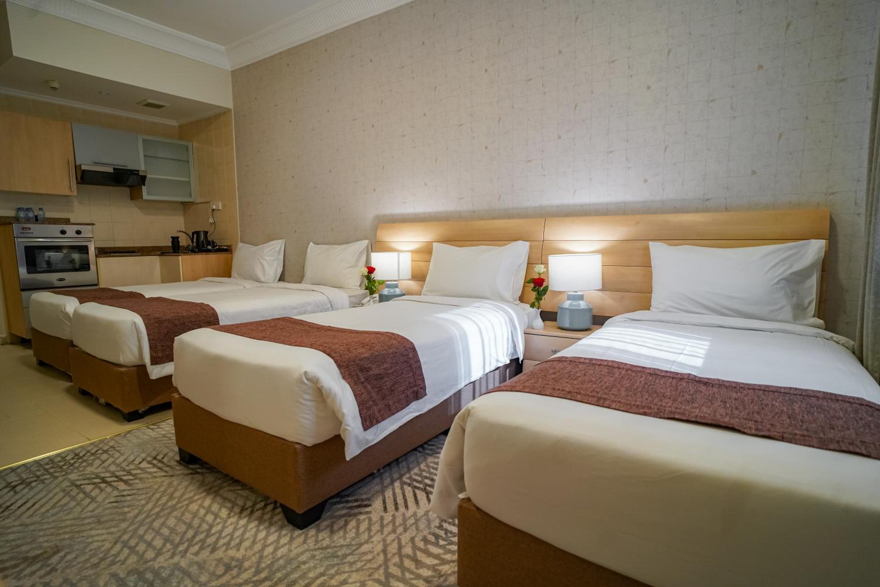 Standard Quadruple Room - Photo 10