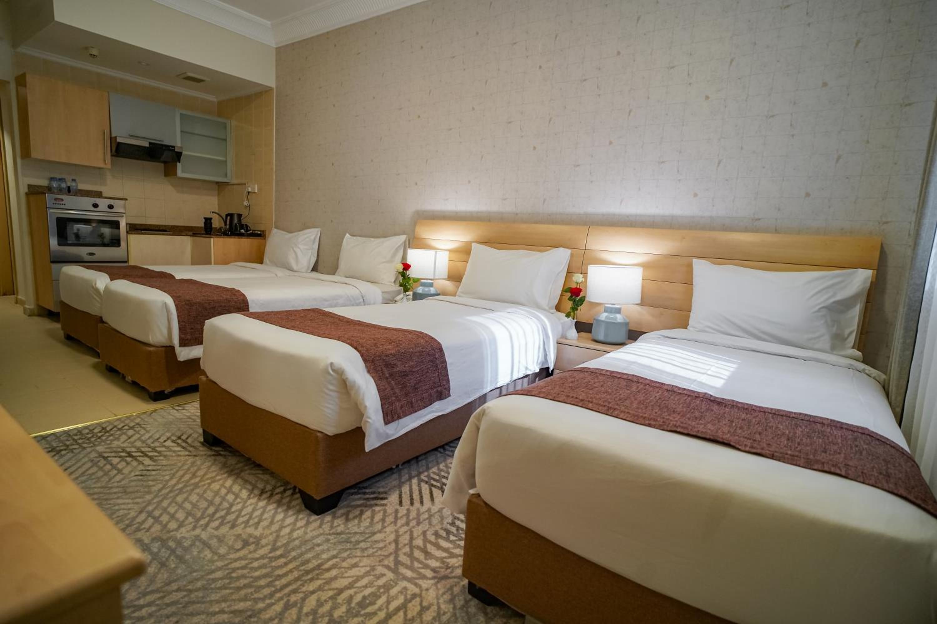 Standard Quadruple Room - Photo 8