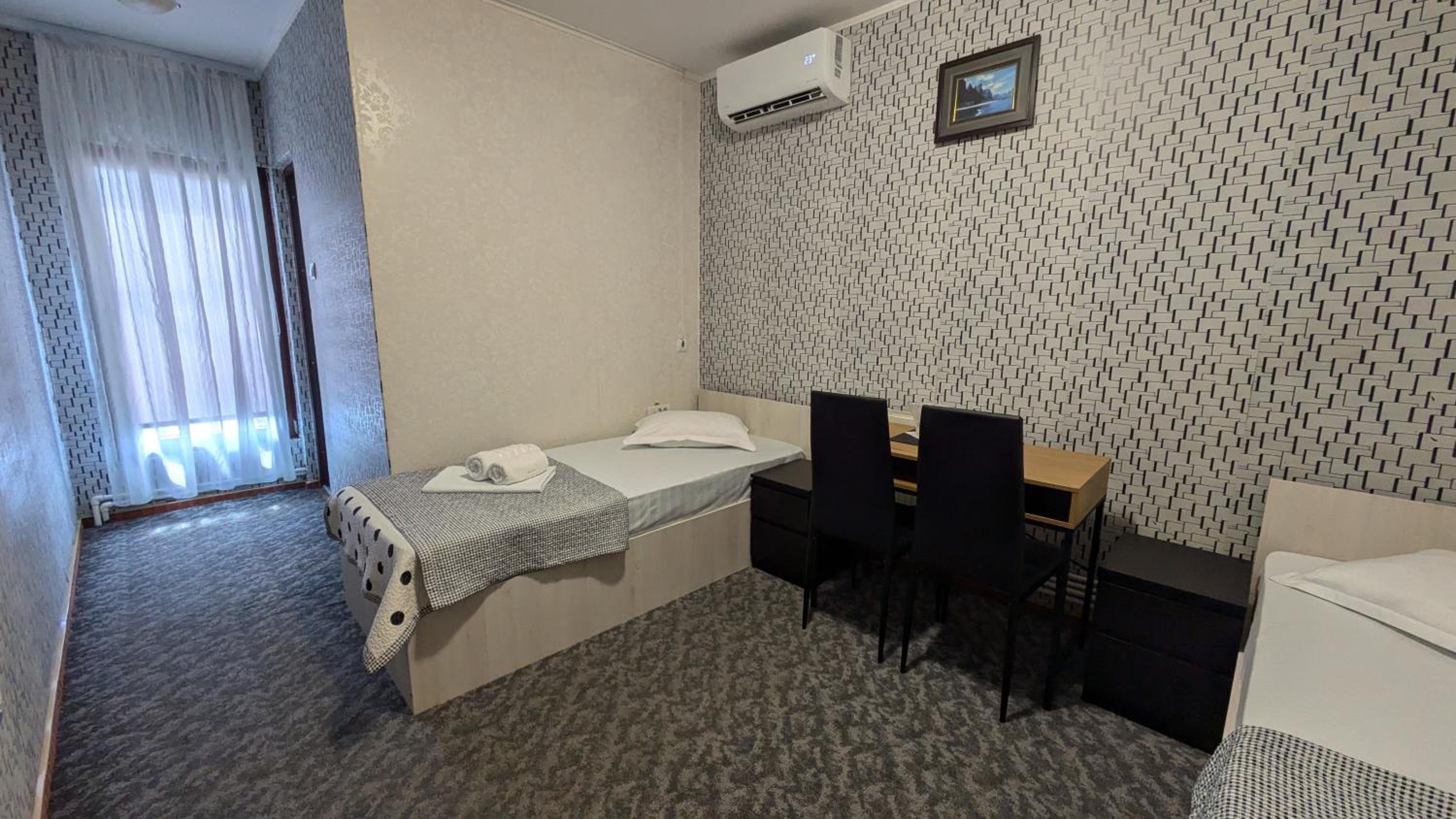 Deluxe Double or Twin Room photo 2