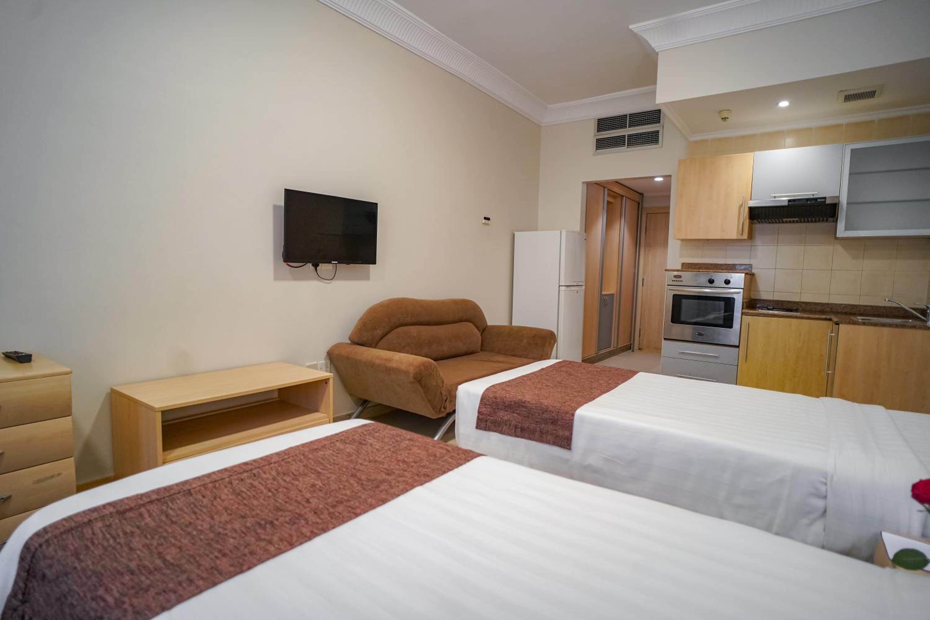 Standard Double or Twin Room - Photo 16