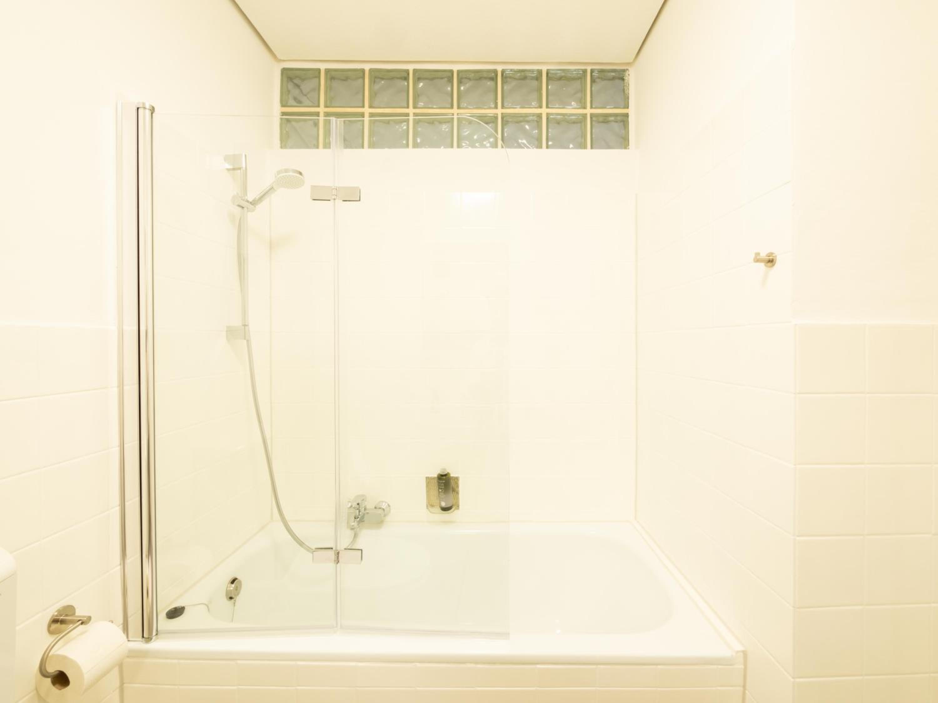 One-Bedroom Apartment - Photo 16