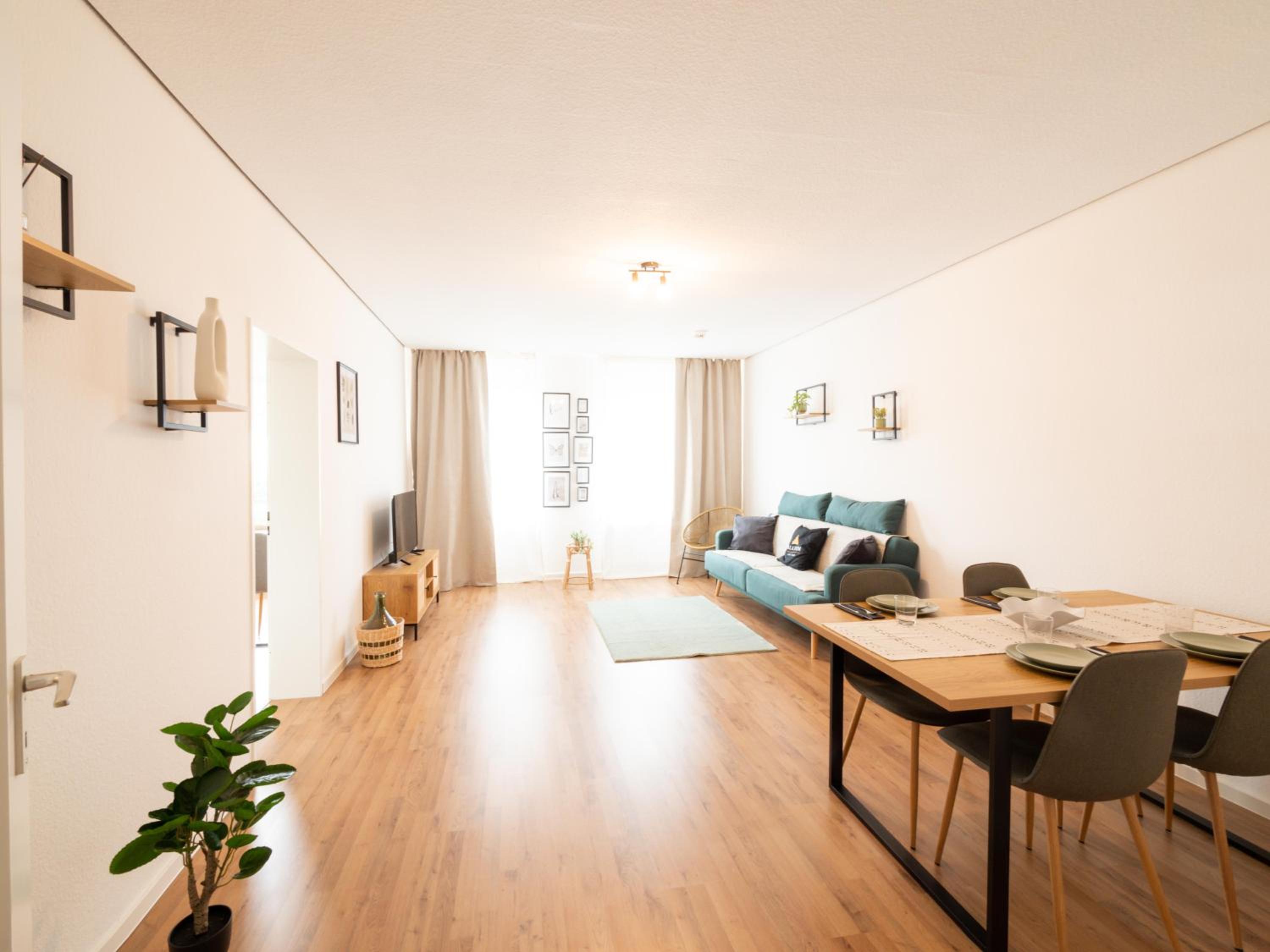 One-Bedroom Apartment - Photo 2