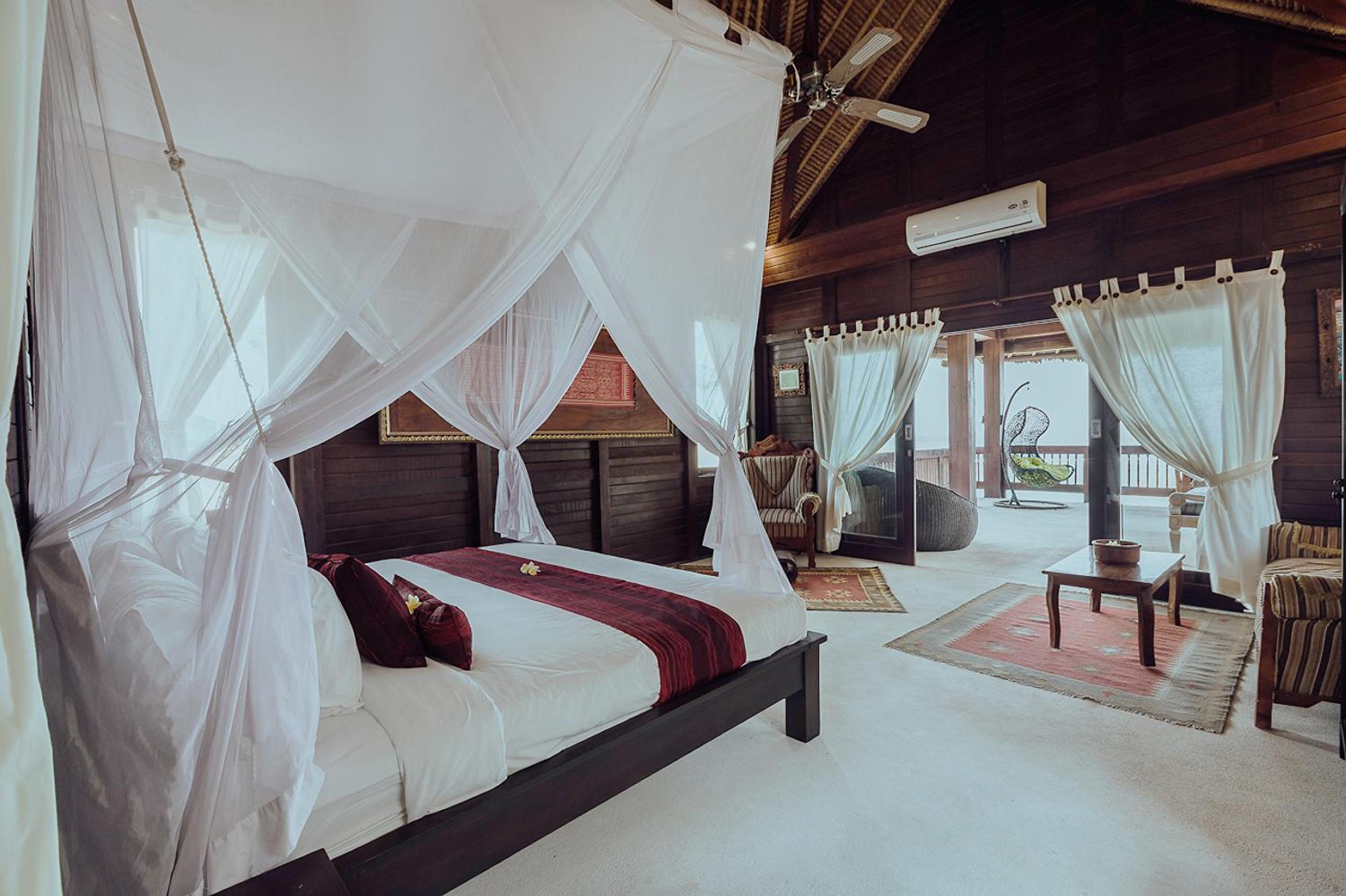 Luxe Double Room with Balcony and Ocean View - Photo 20