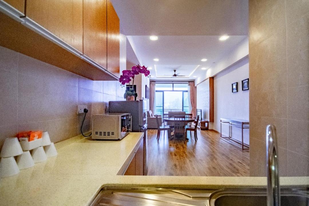 Apartment with Balcony photo 2