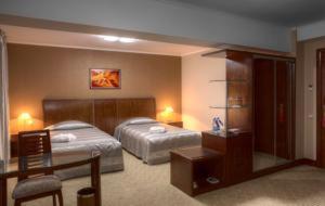 Suite with Two Beds photo 1