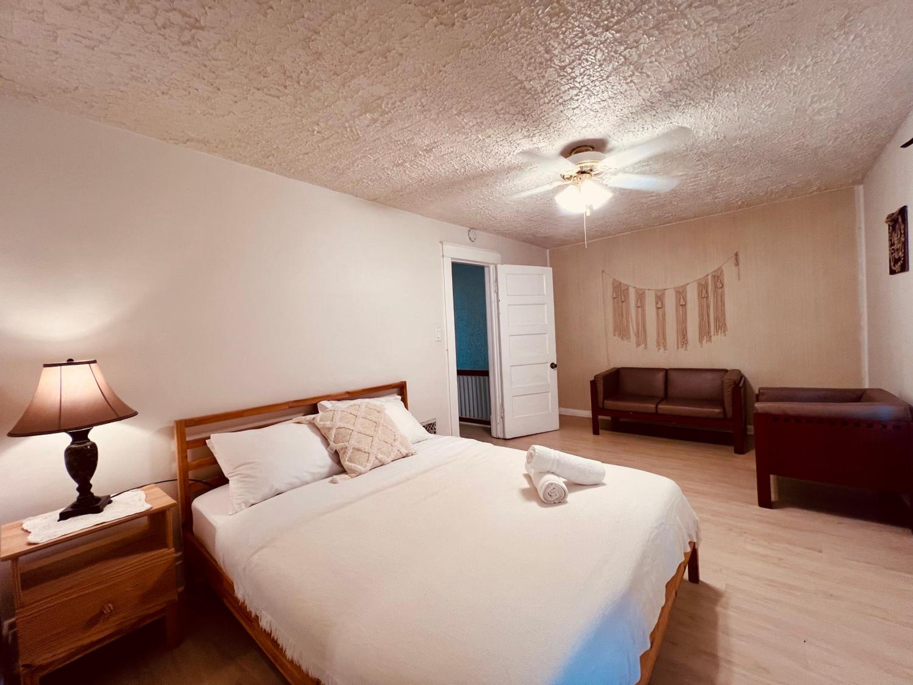 Three-Bedroom House photo 1