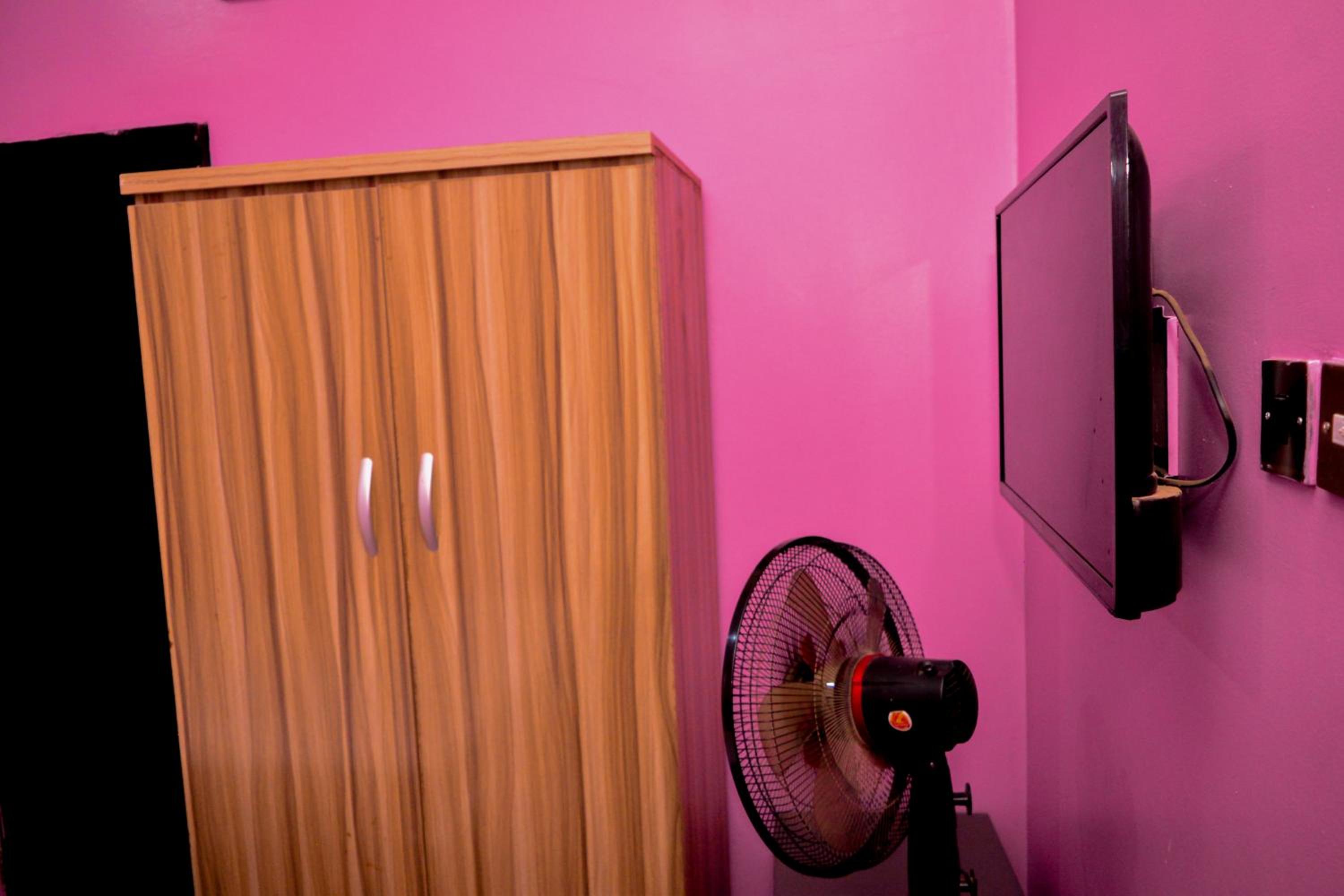 Single Room With Bathroom photo 3