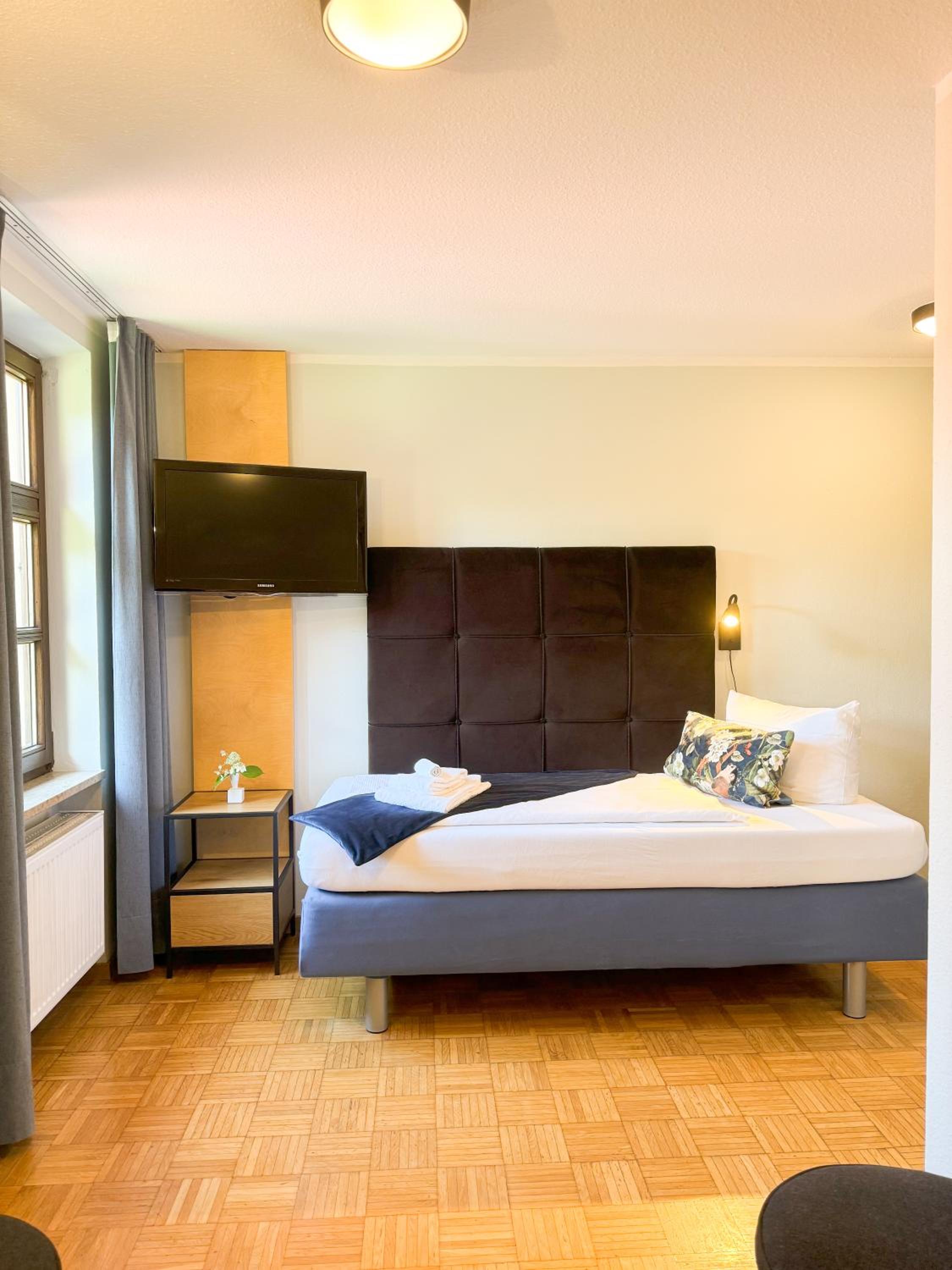 Triple room separate beds photo 3