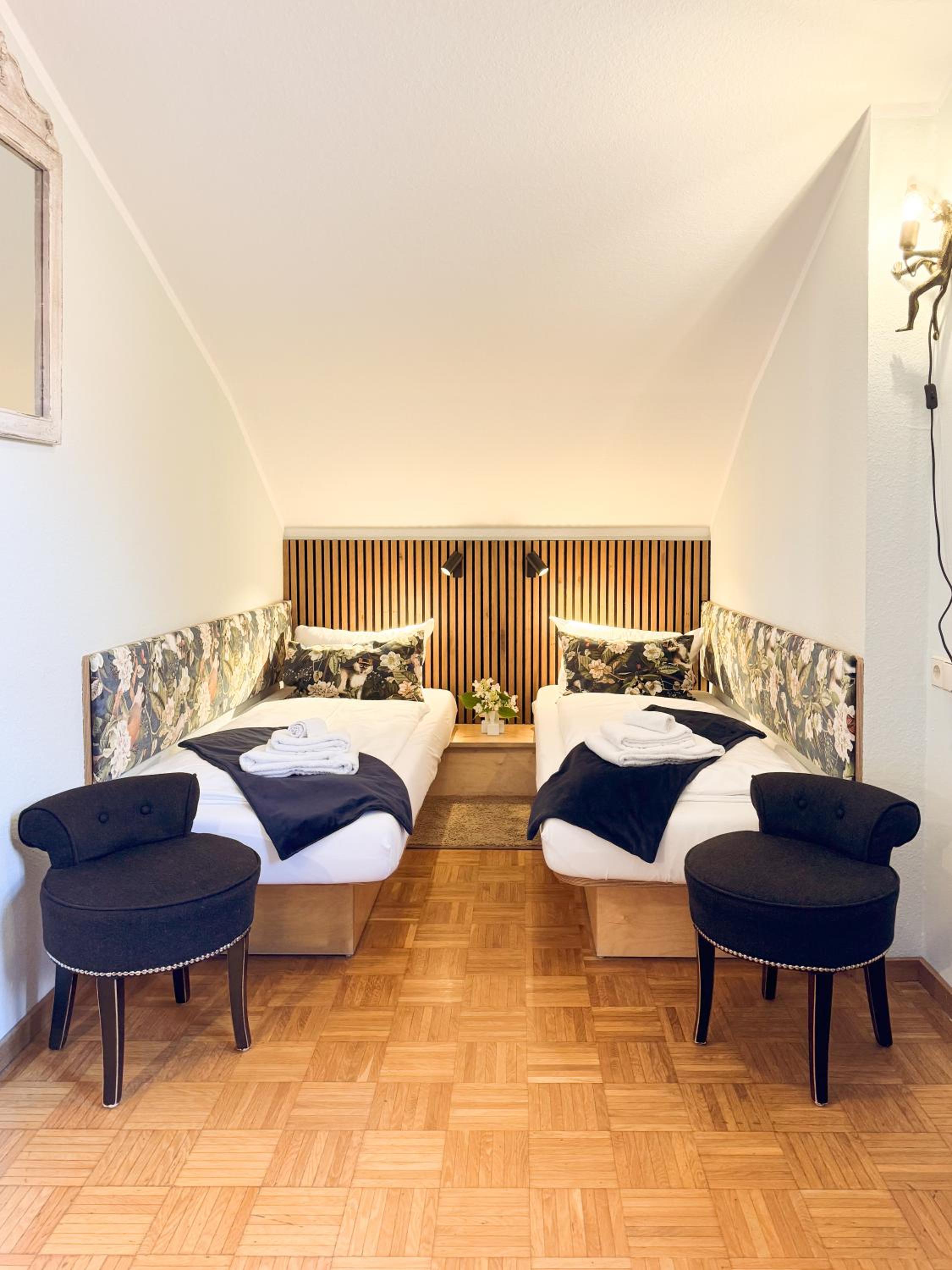 Triple room separate beds photo 1