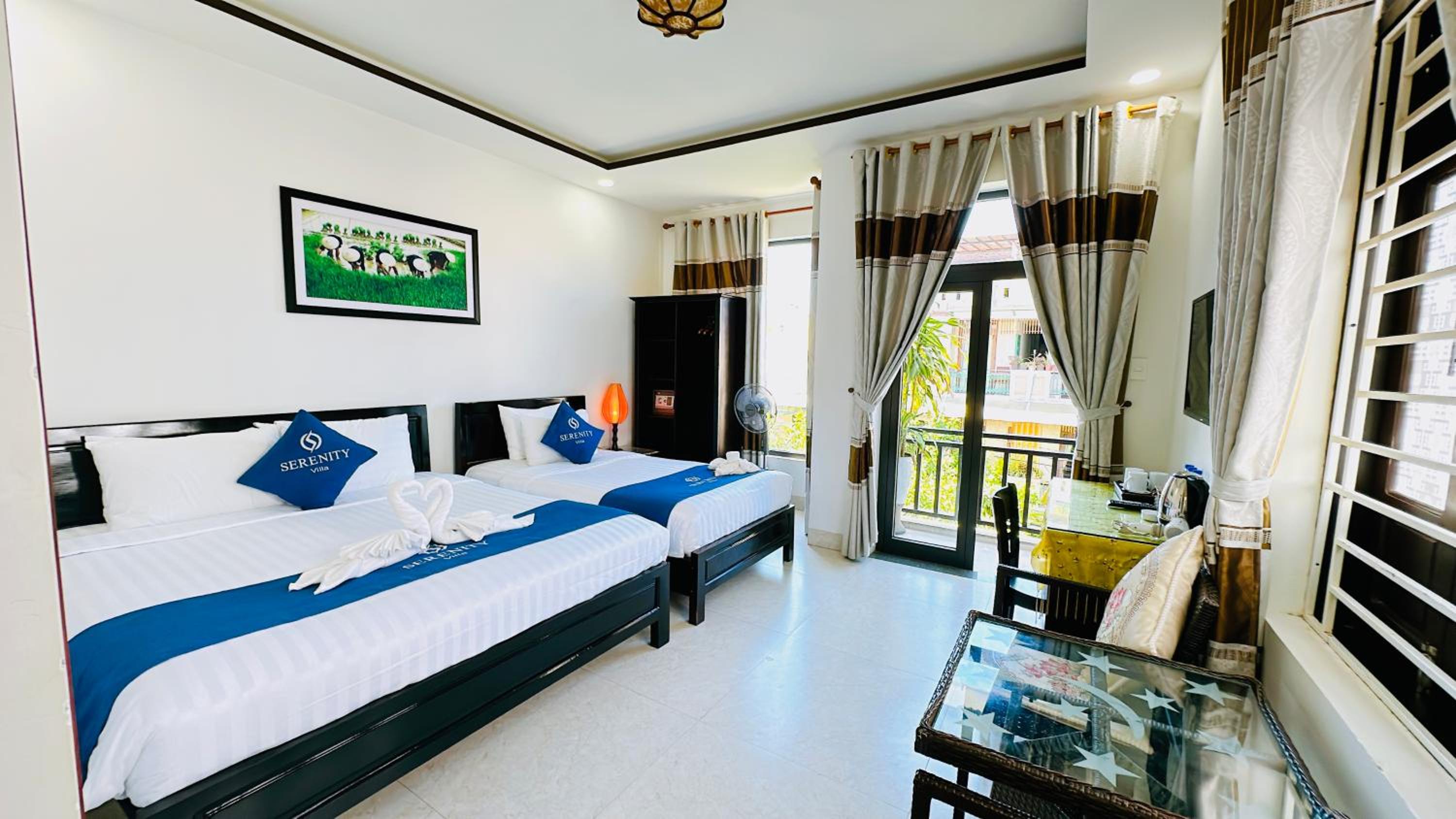 Deluxe Triple Room with City View - Photo 4