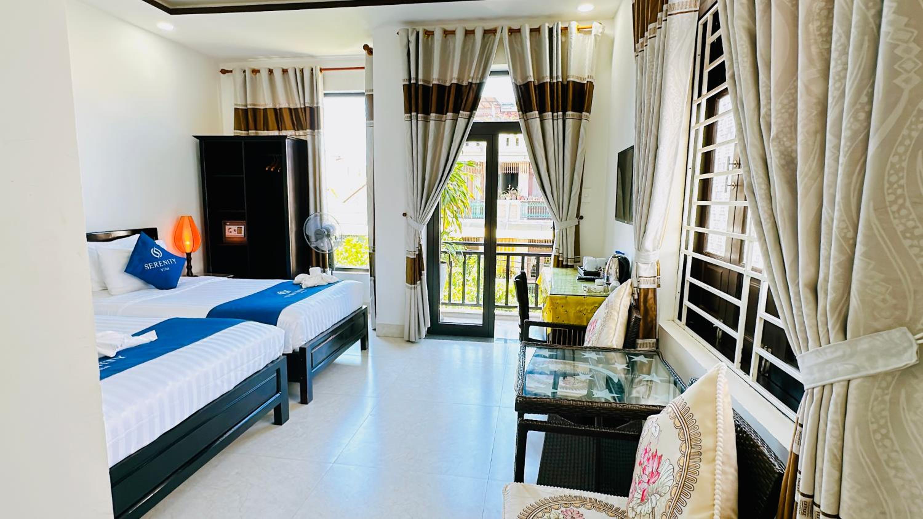 Deluxe Triple Room with City View - Photo 5