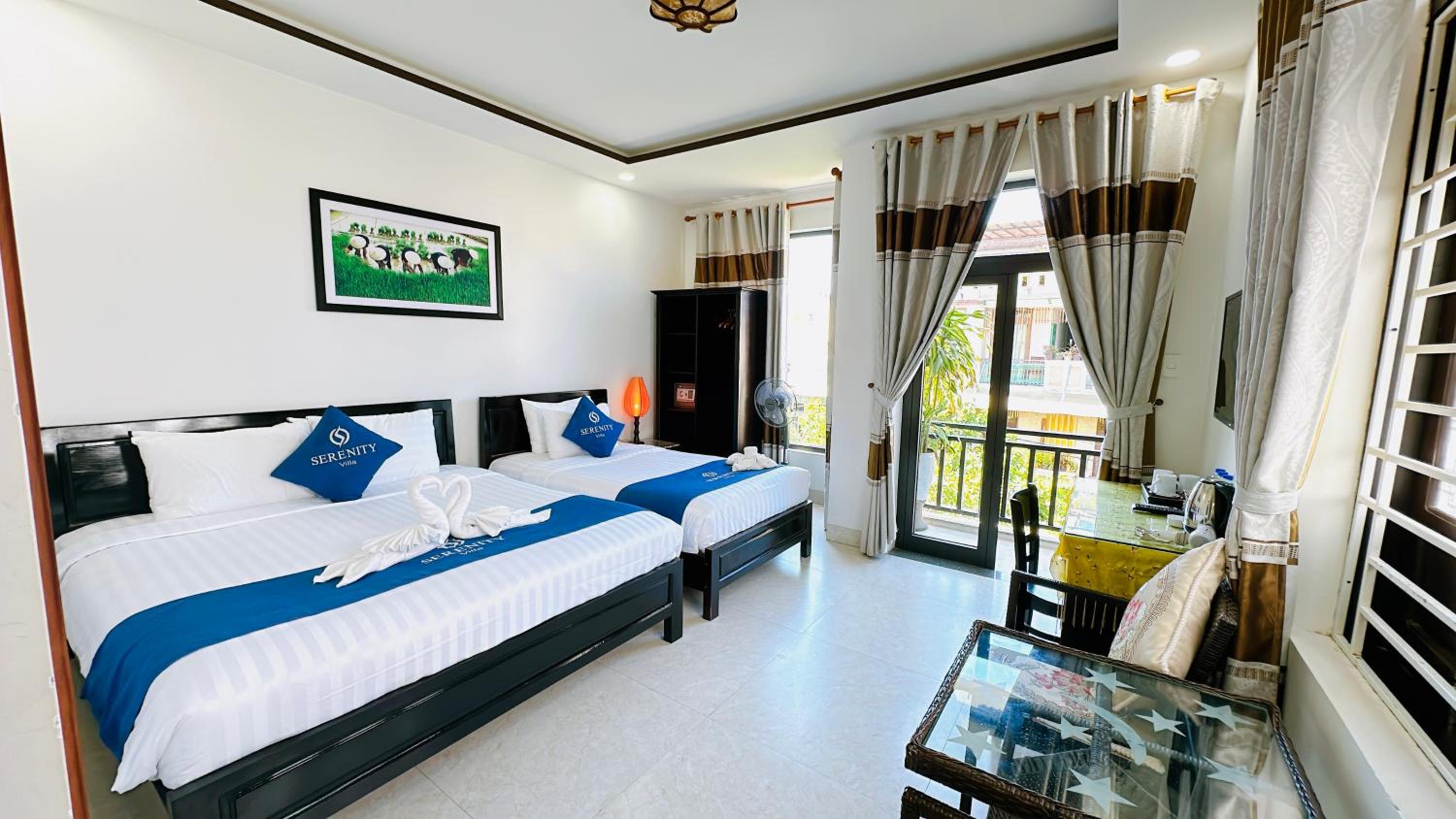 Deluxe Triple Room with City View - Photo 3