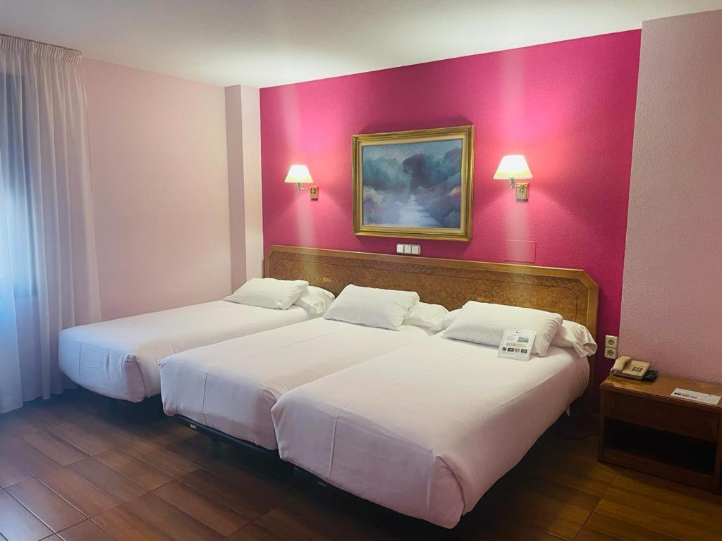 Double Room with Extra Bed - Photo 3
