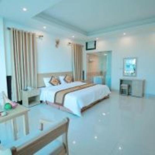 Deluxe King Room photo 1