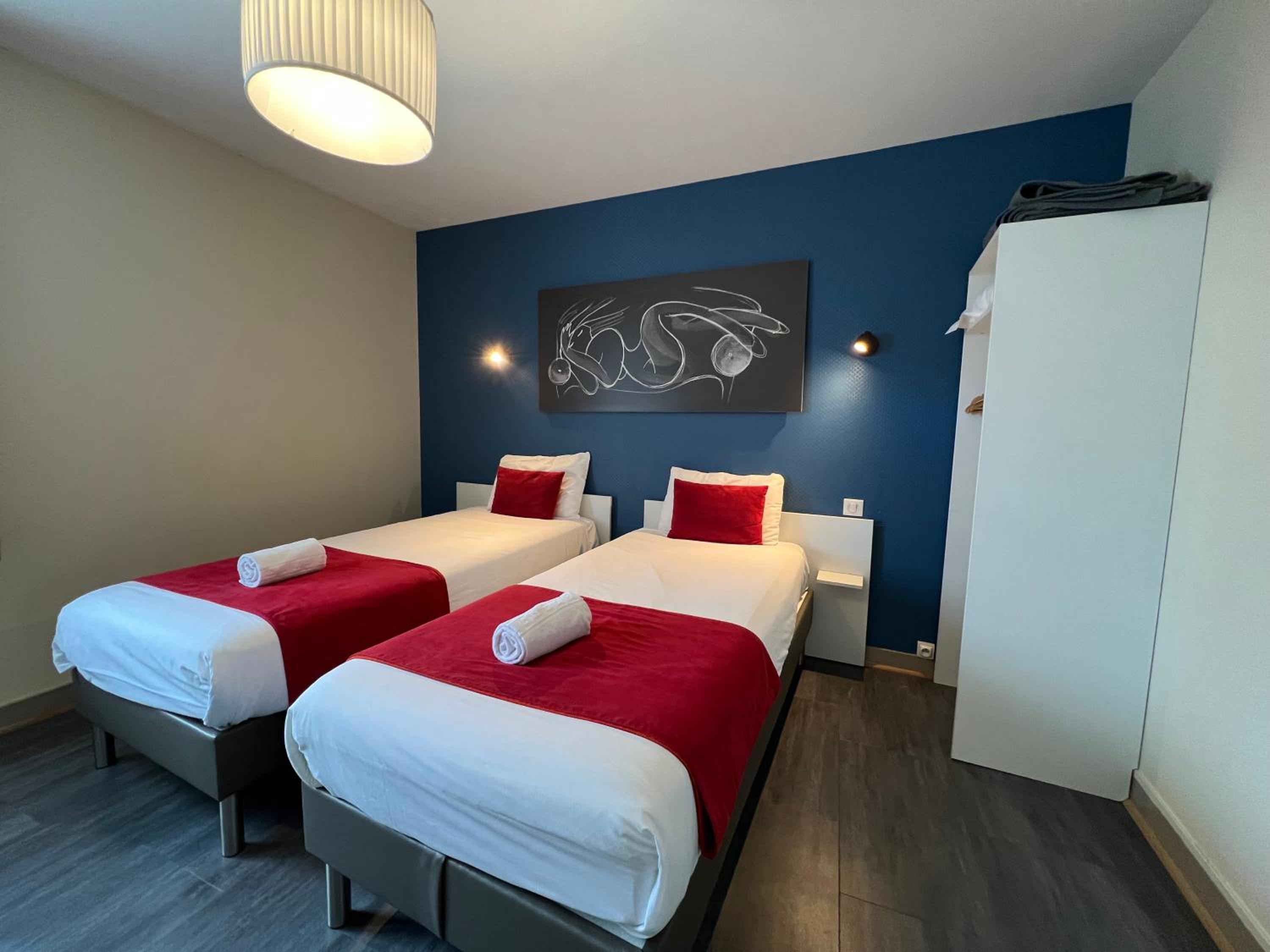 Twin Room - Photo 5