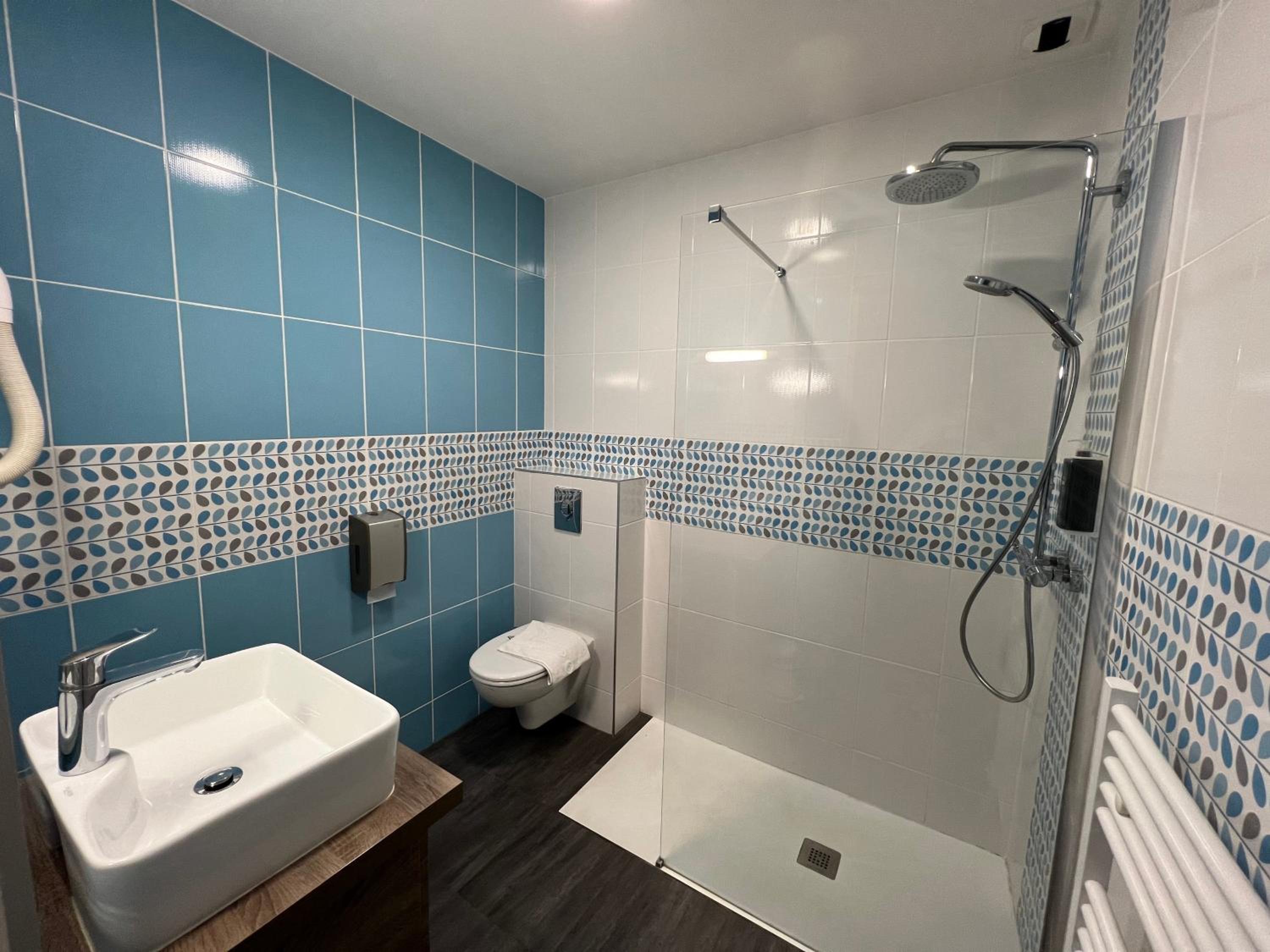 Triple Room - Photo 6
